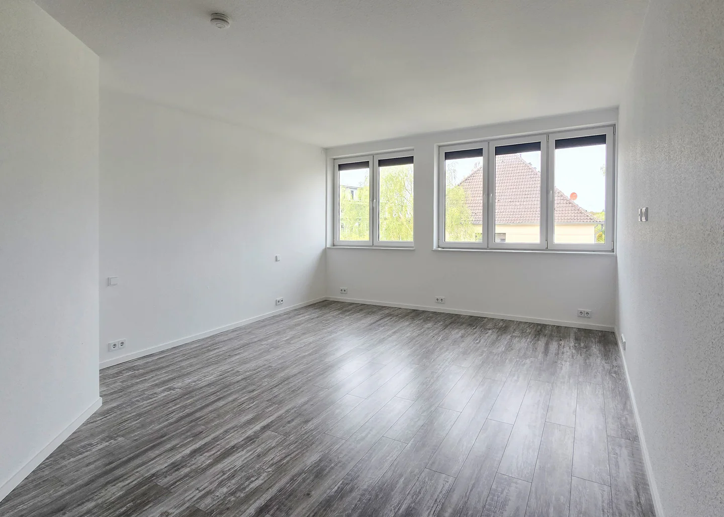 Bequem ankommen, entspannt genießen: Ihre neue Wohnung mit Lift und zwei Sonnenbalkonen - Photo 1
