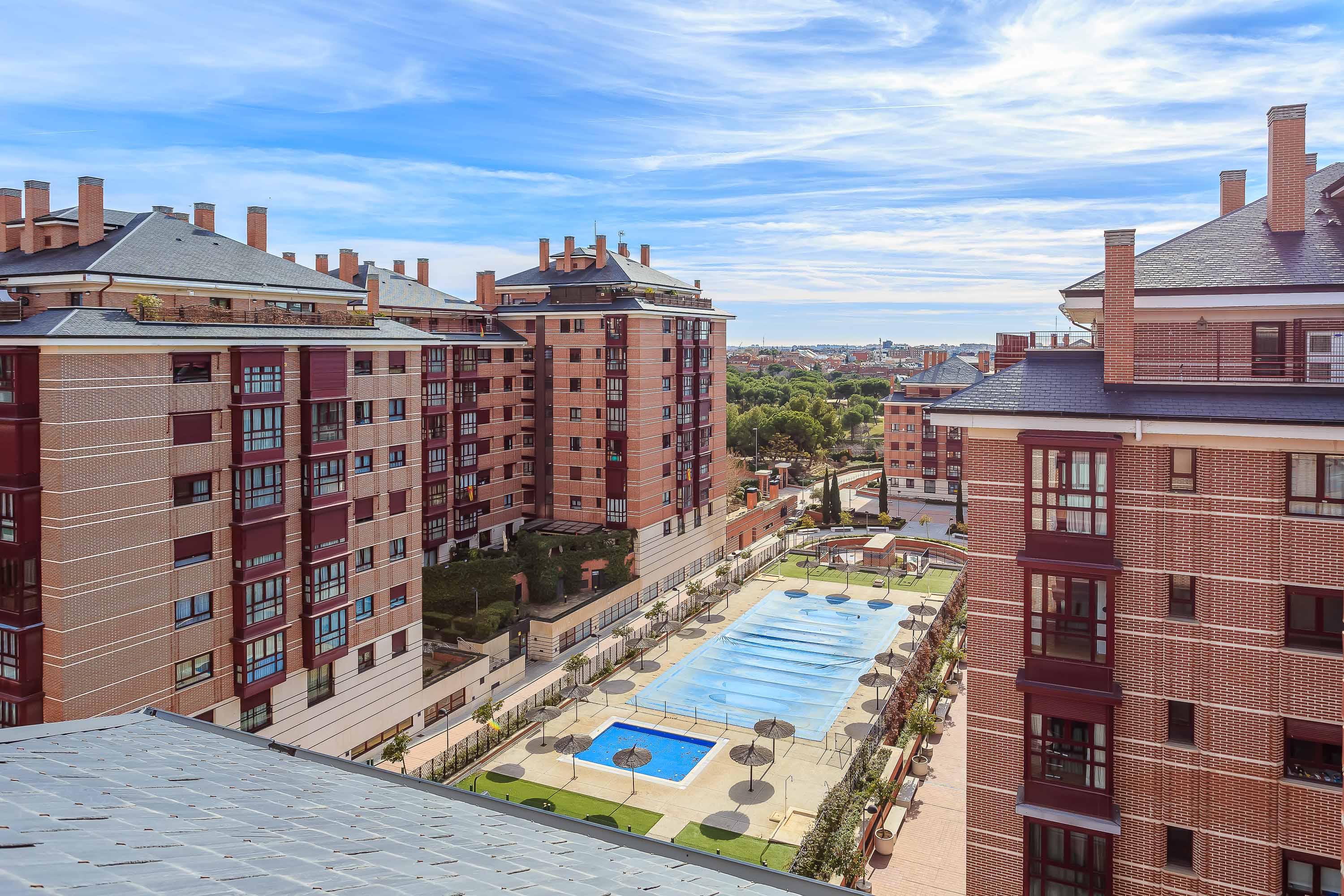 Discover Resort-Style in Madrid Hortaleza, Gran Via de Hortaleza 5:  4-Bed Apartment with  Garden, exterior Pools and Indoor Pool, Gym & Sauna, Padel Court, 2 Parkings and storage room, Lift, Doorman & 24/7 Security