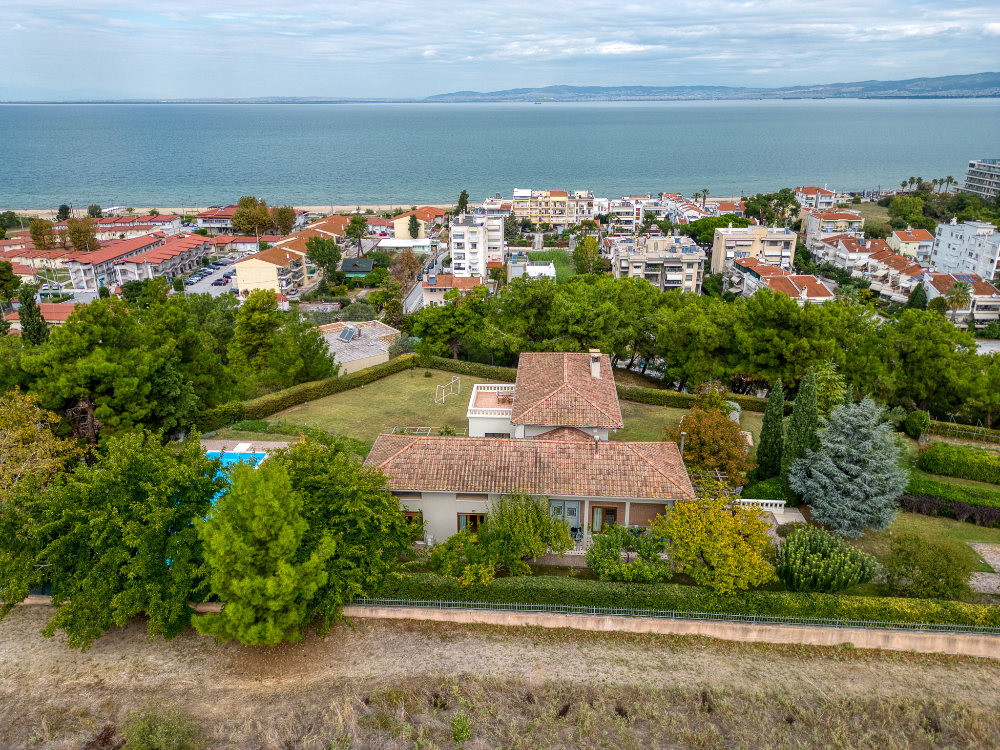 Unique 500 sq.m villa with sea views