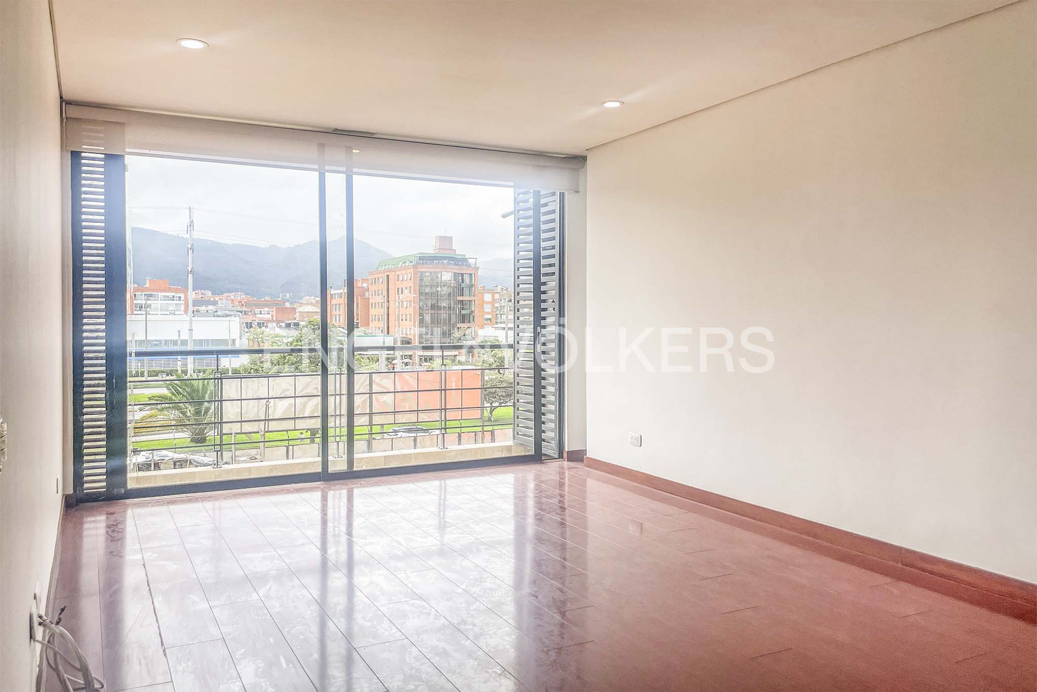 Apartamento con balcón para venta en El Batán