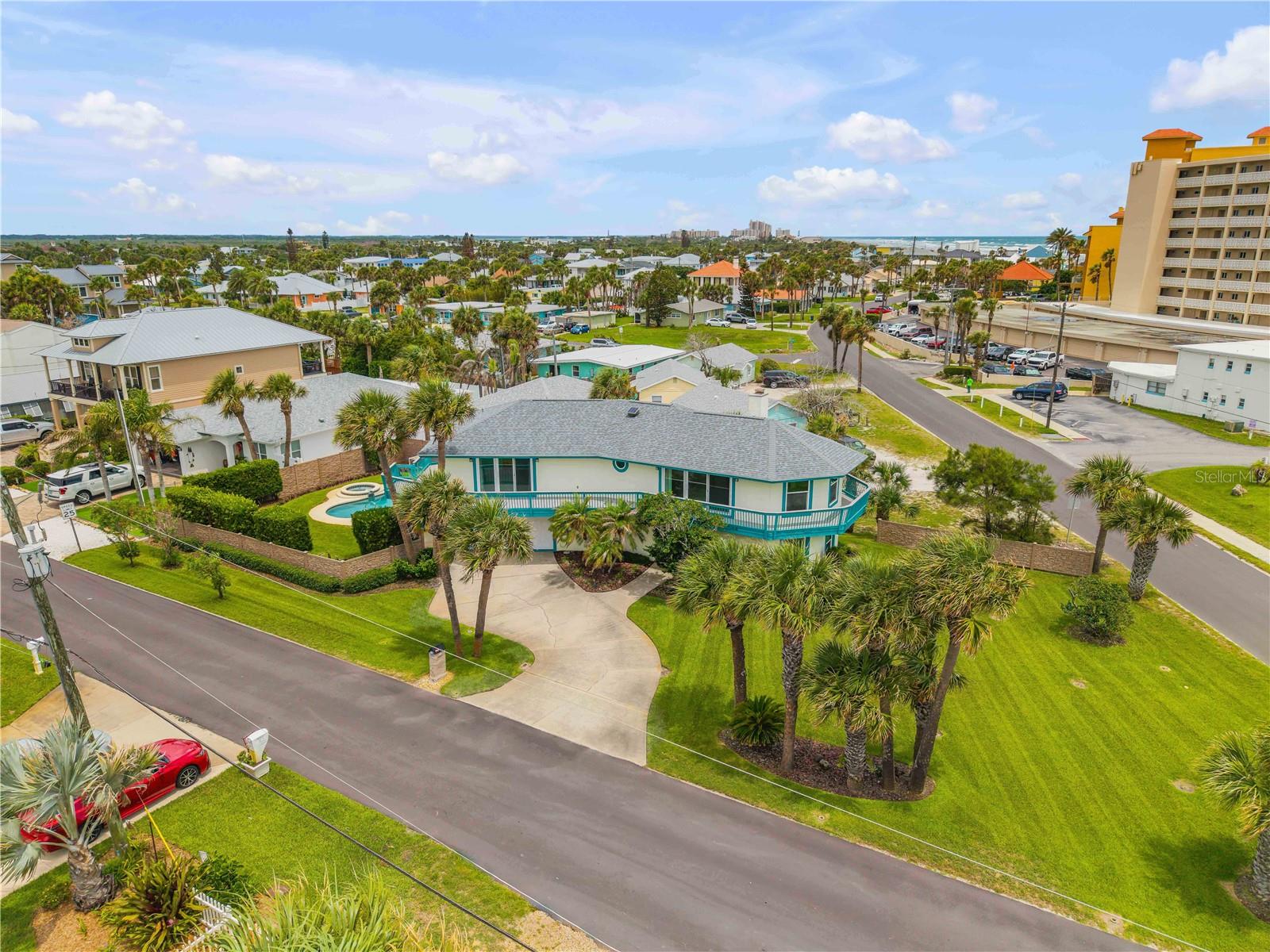 Beachside Luxury, Perfectly Located