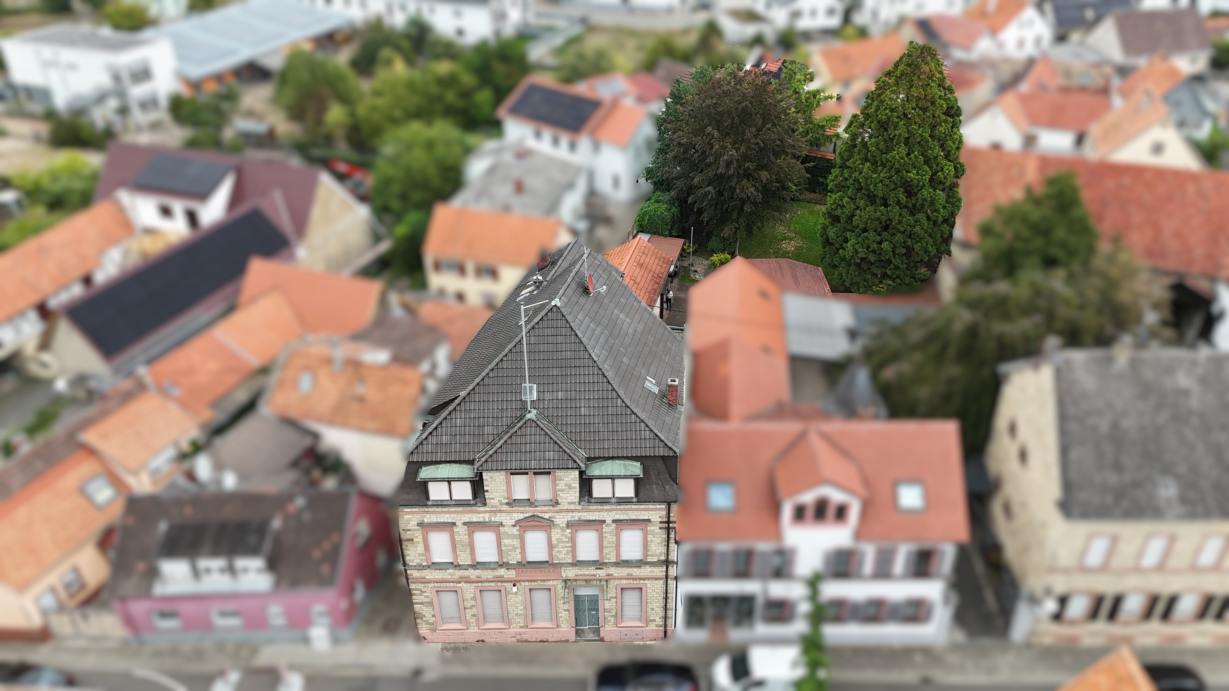 Historisches Mehrfamilienhaus mit großzügigem Grundstück und vielseitigem Nutzungspotenzial
