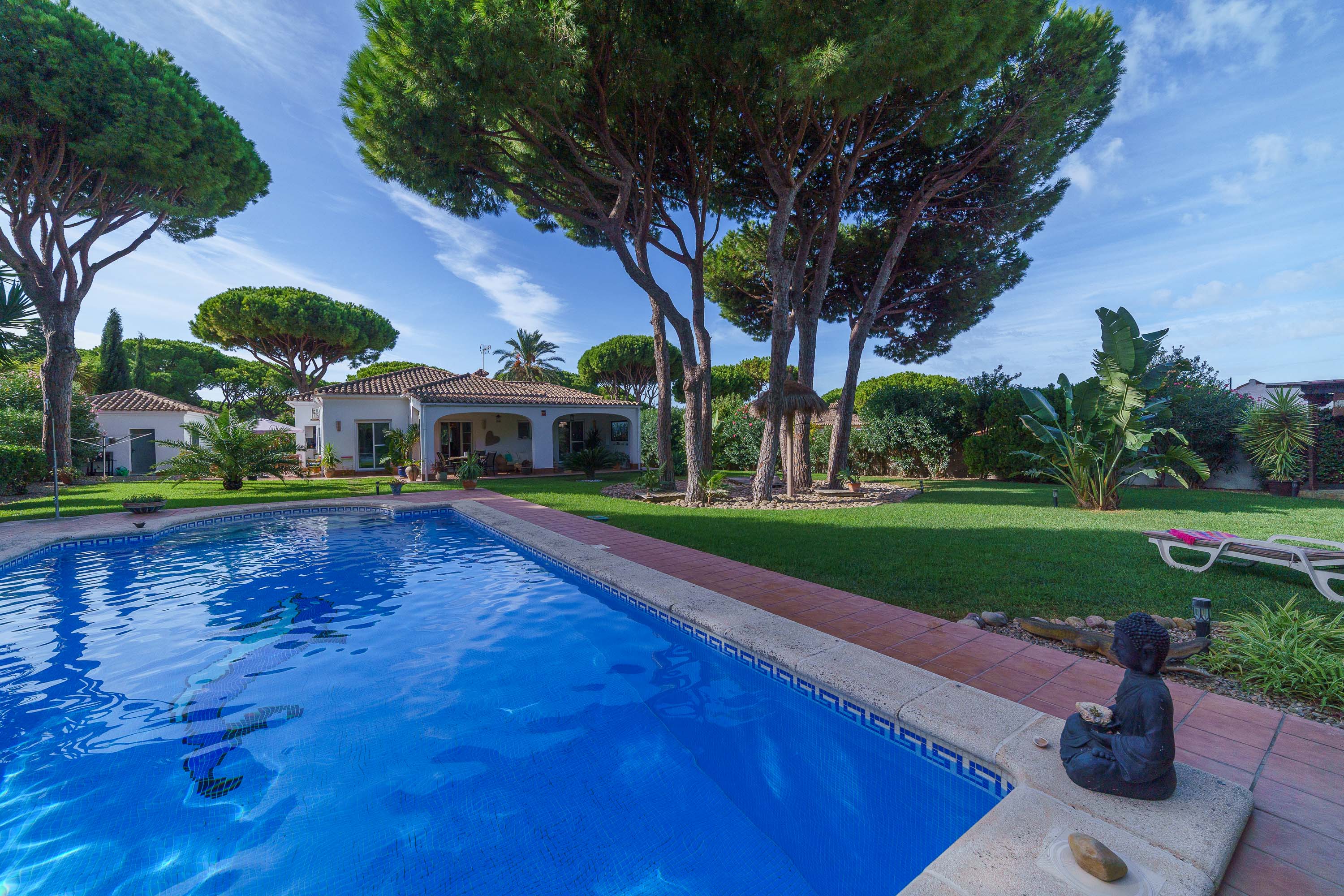 Engel & Völkers presents: An Oasis of Privacy and Space in Chiclana de la Frontera