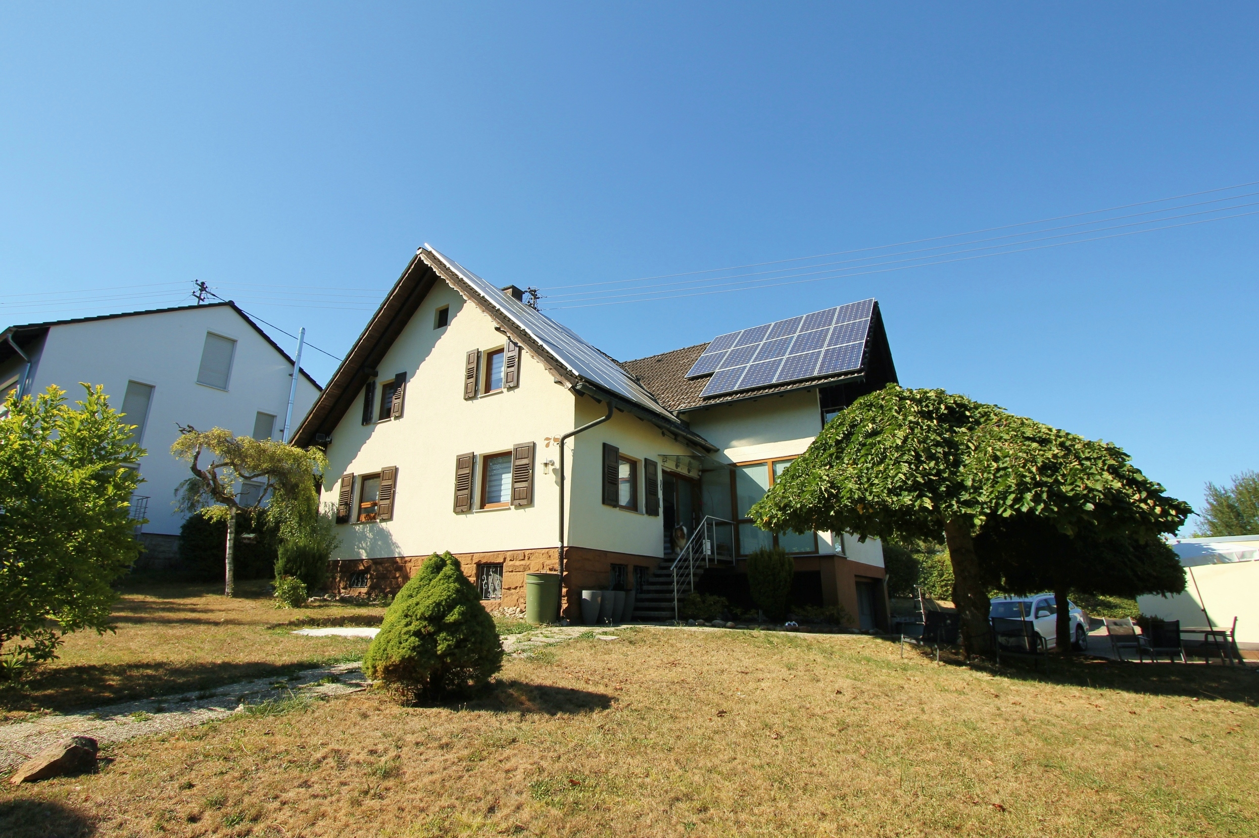 Saniertes Einfamilienhaus mit großem Garten in Dunningen!