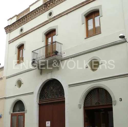 Apartment with History in Figueres