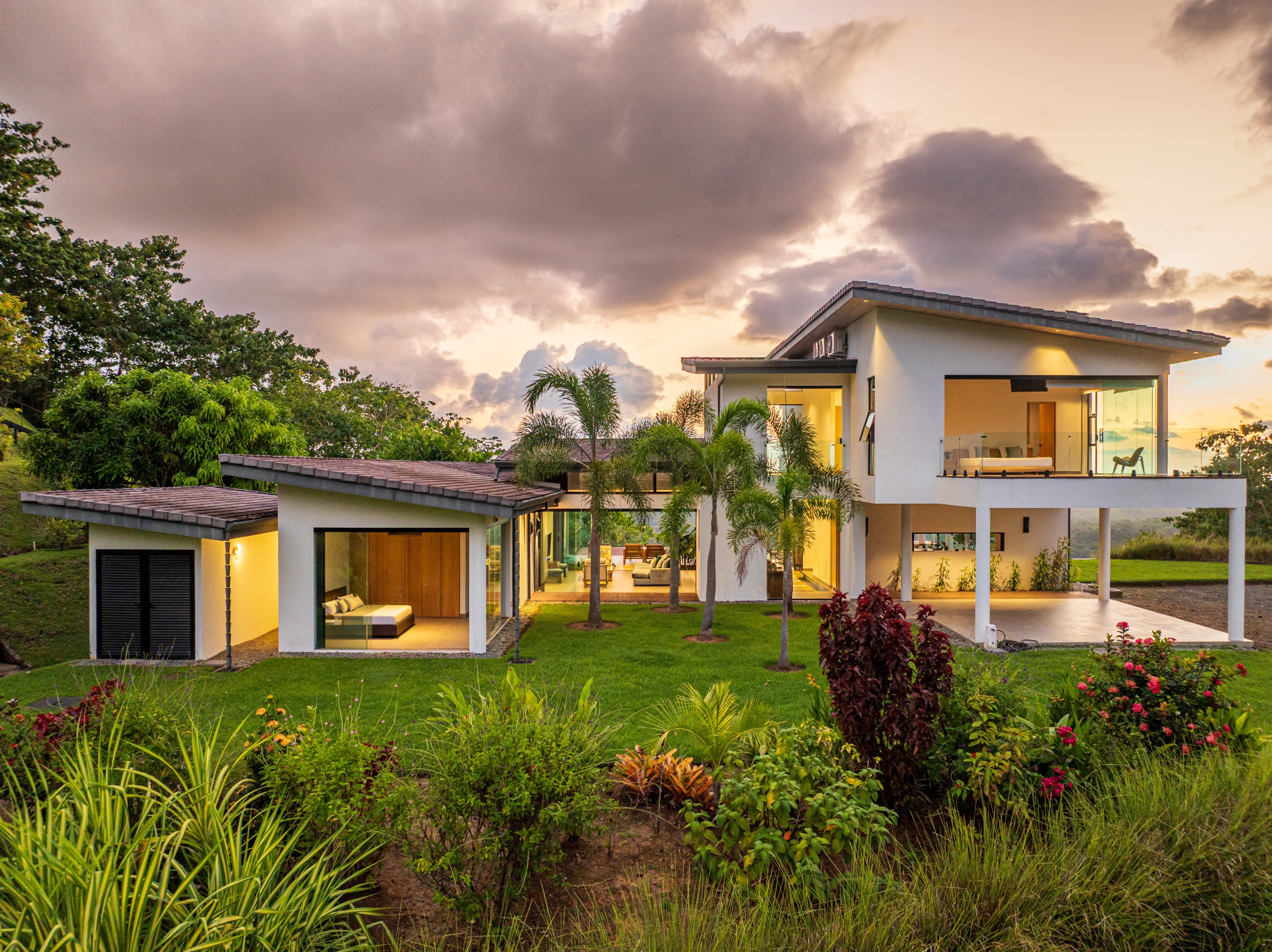 Sunset Villa Ojochal | an Architectural Ocean-View Oasis