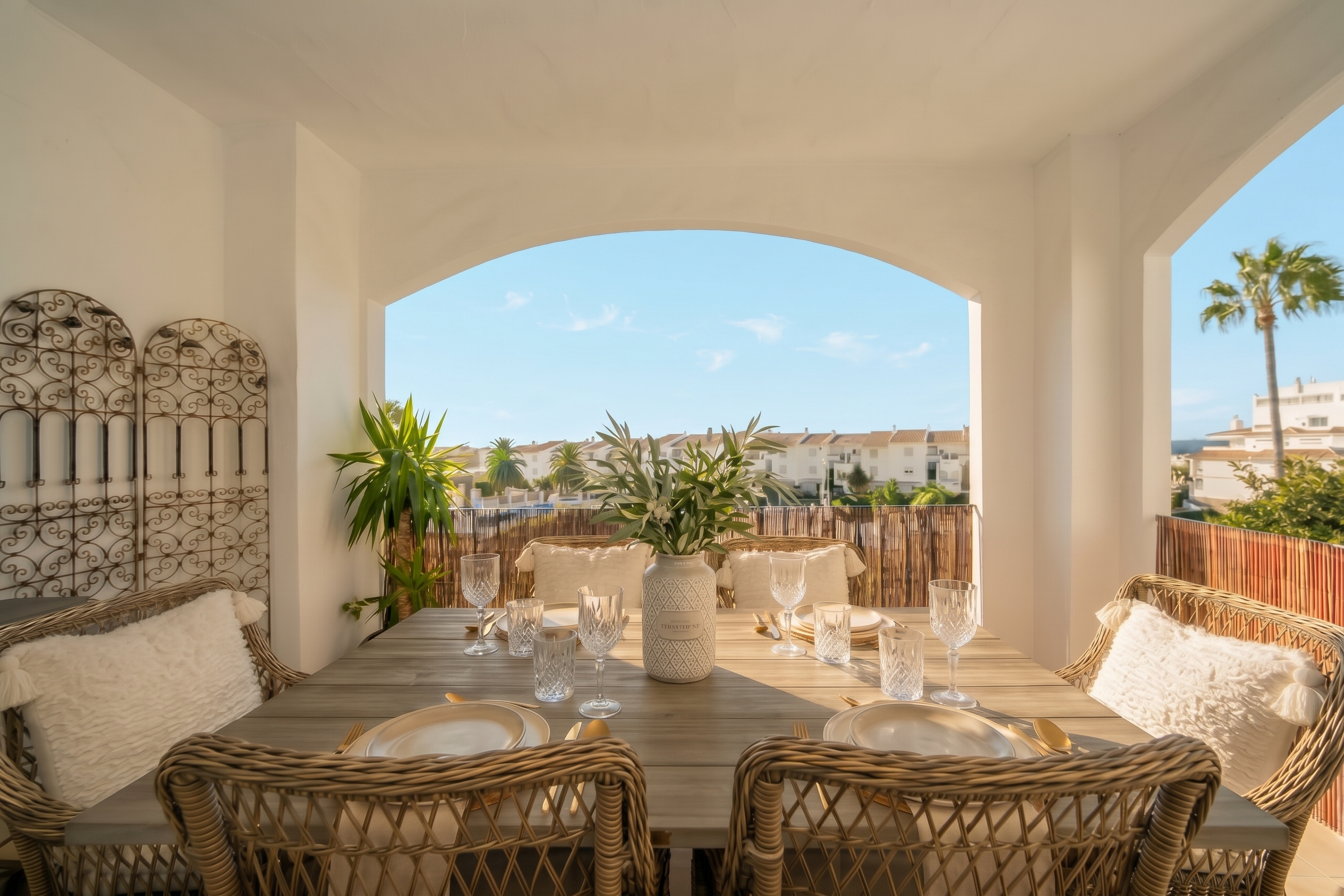 Beautiful and Convenient Apartment with Open Views in prime location in Nueva Andalucía