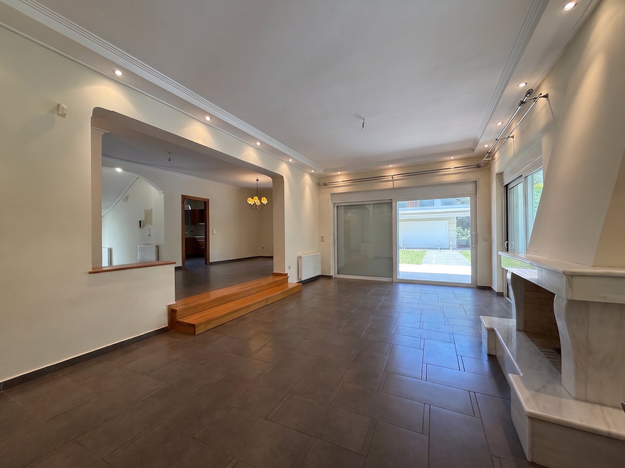 Elegant detached house 370 sq.m