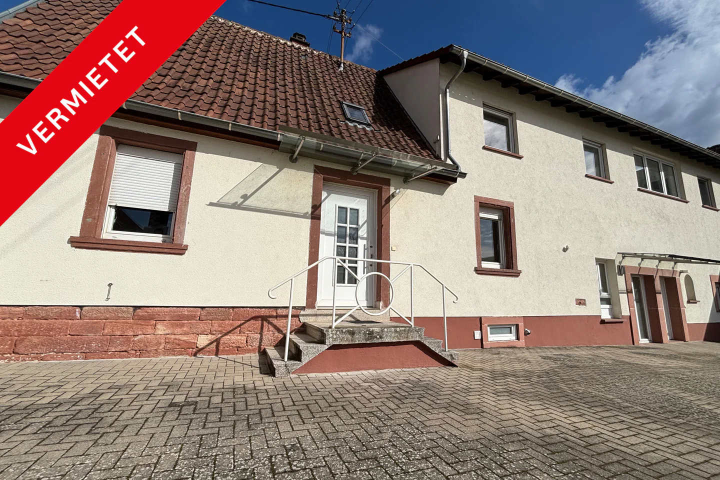 **VERMIETET**Sanierte Dach-ETW mit Loggia und gemeinschaftlichem Garten - Photo 1