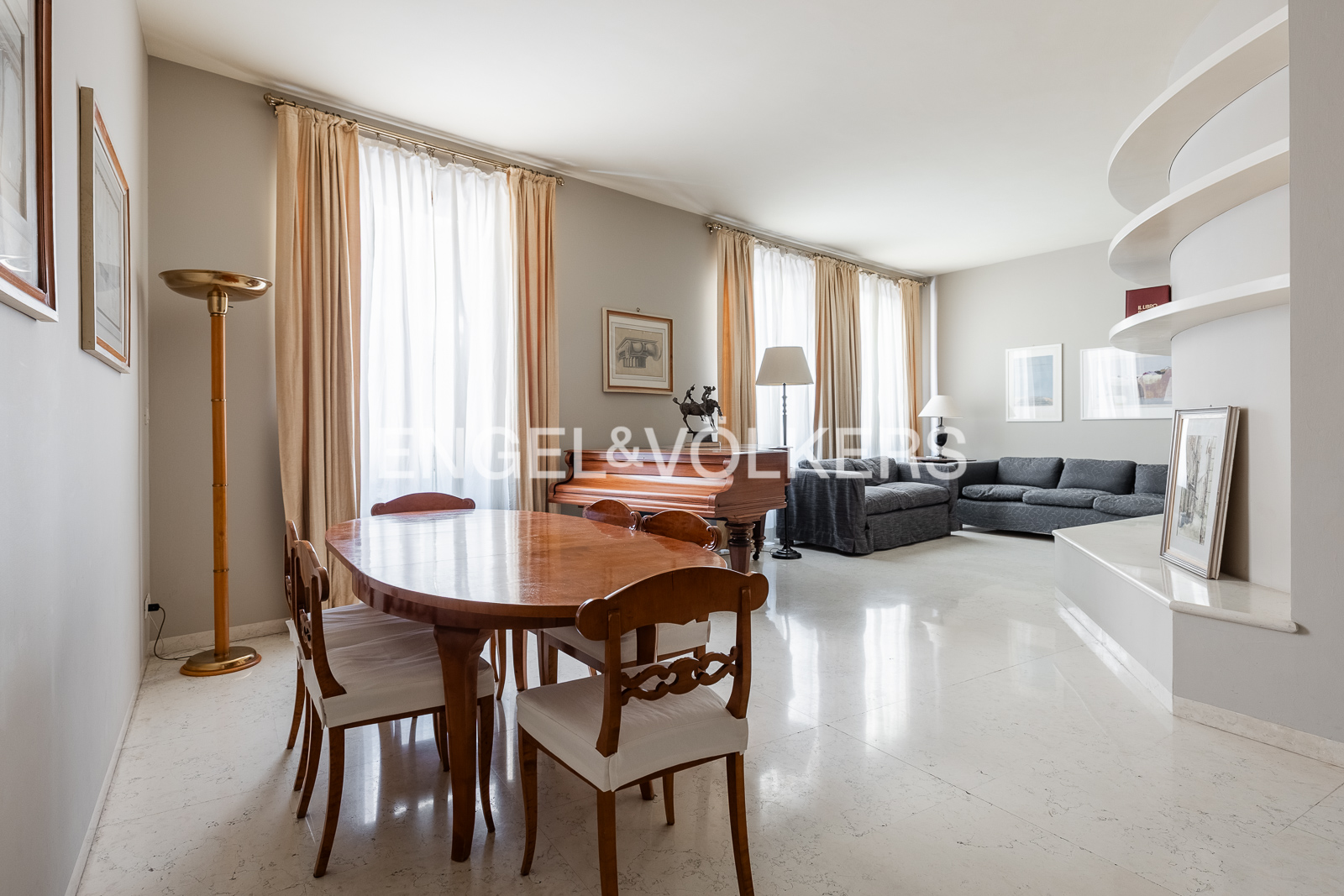 Elegant, exclusive apartment in historic building on Via Val d'Aposa