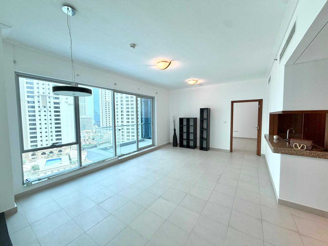 Unfurnished | Mid Floor | Spacious Layout