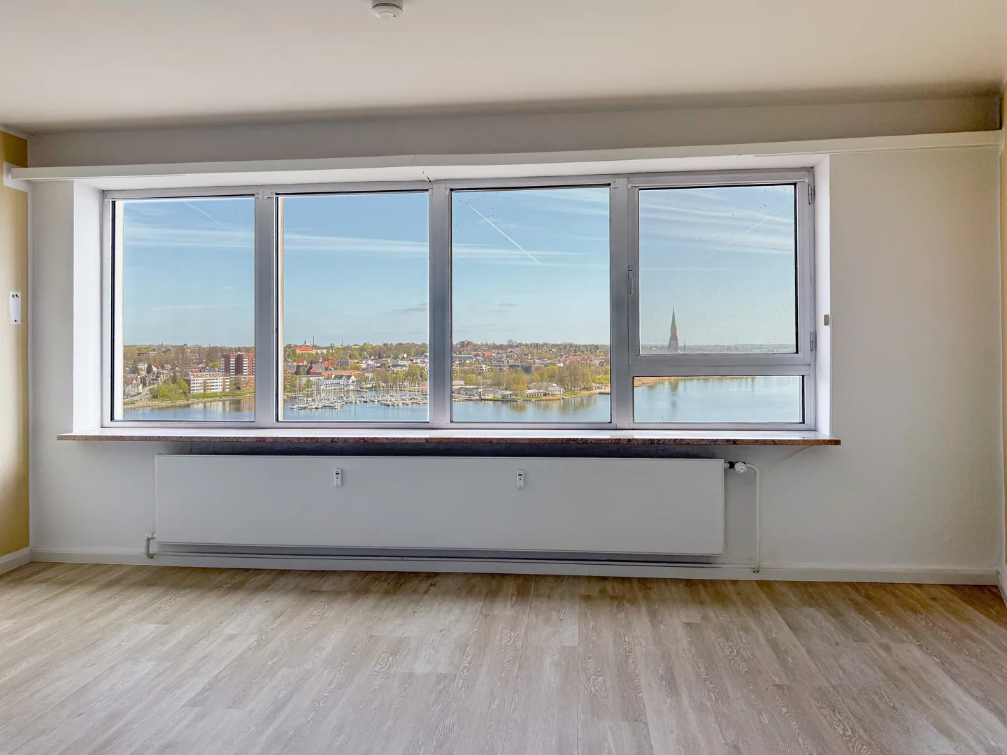 Erstklassiger Schleiblick aus der 13. Etage - Foto 1