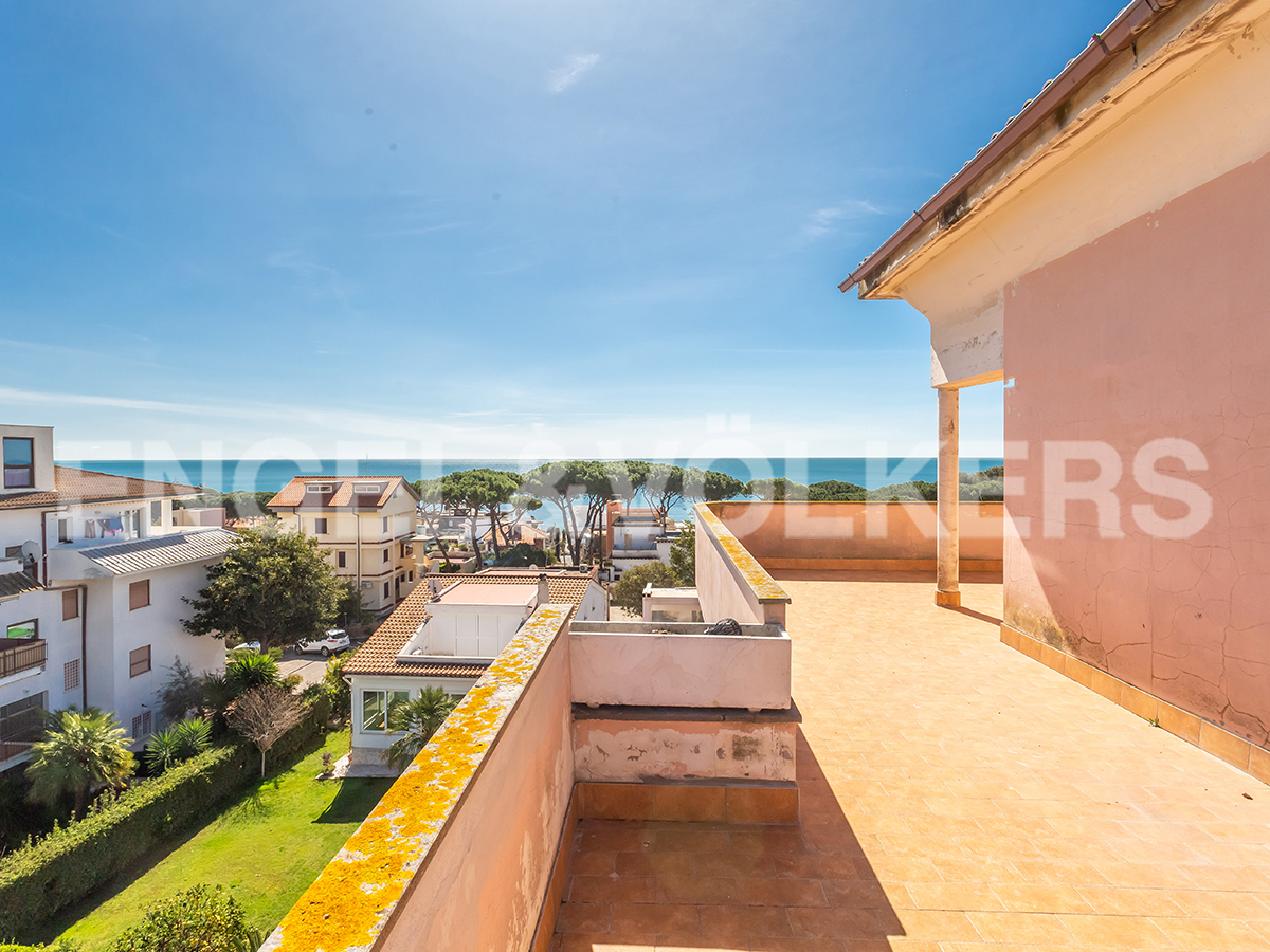 Penthouse floor with sea views in Santa Marinella