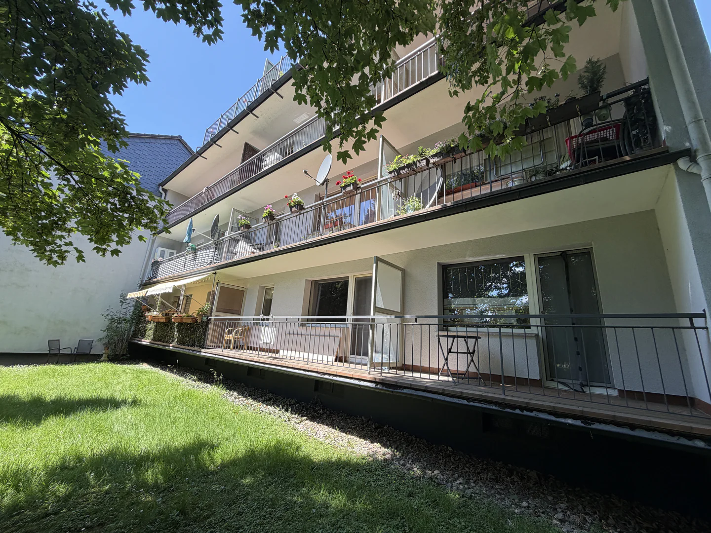 Stilvolle 2-Zimmer-Wohnung mit Balkon und Blick ins Grüne in Solingen - Photo 3