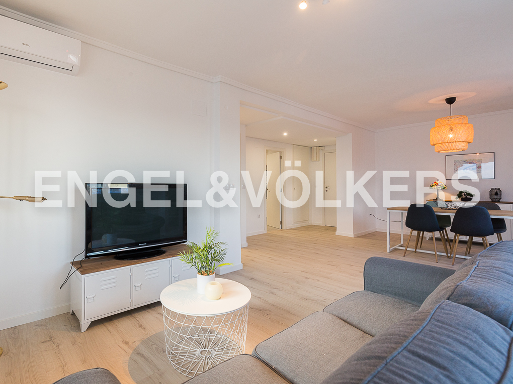 Beautiful flat with the views for short term