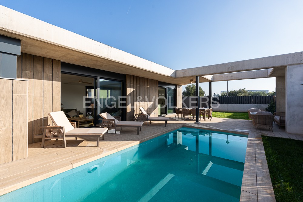 Incredible property with swimming pool and aerothermics in Bétera