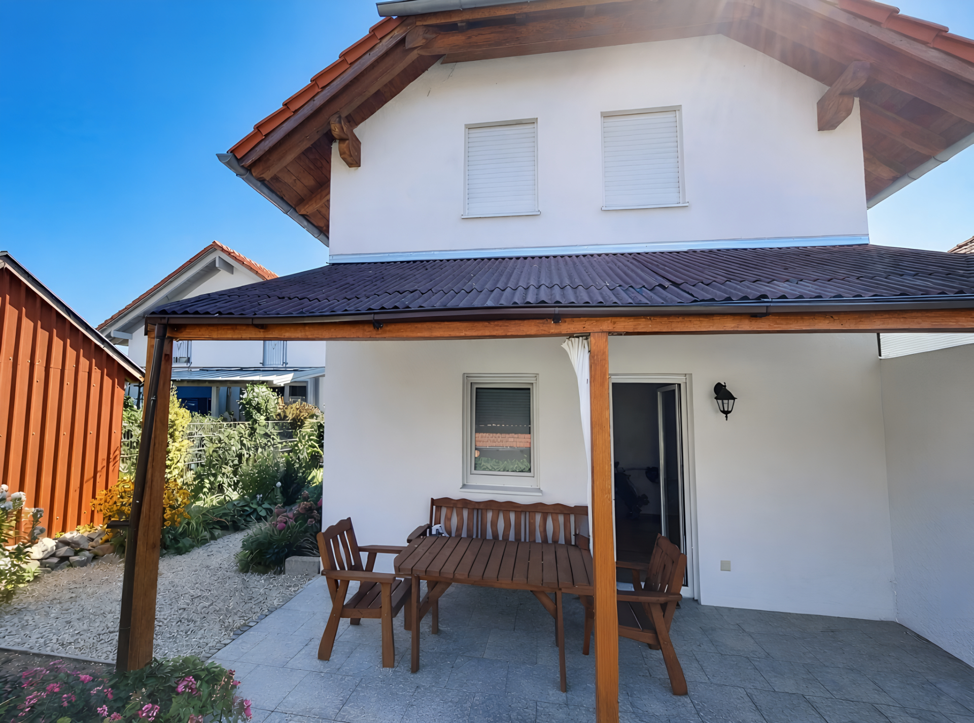 Einfamilienhaus mit Charme, kleinem Garten, Garage und Stellplatz in Vilshofen-Stadtmitte, dennoch ruhig gelegen!