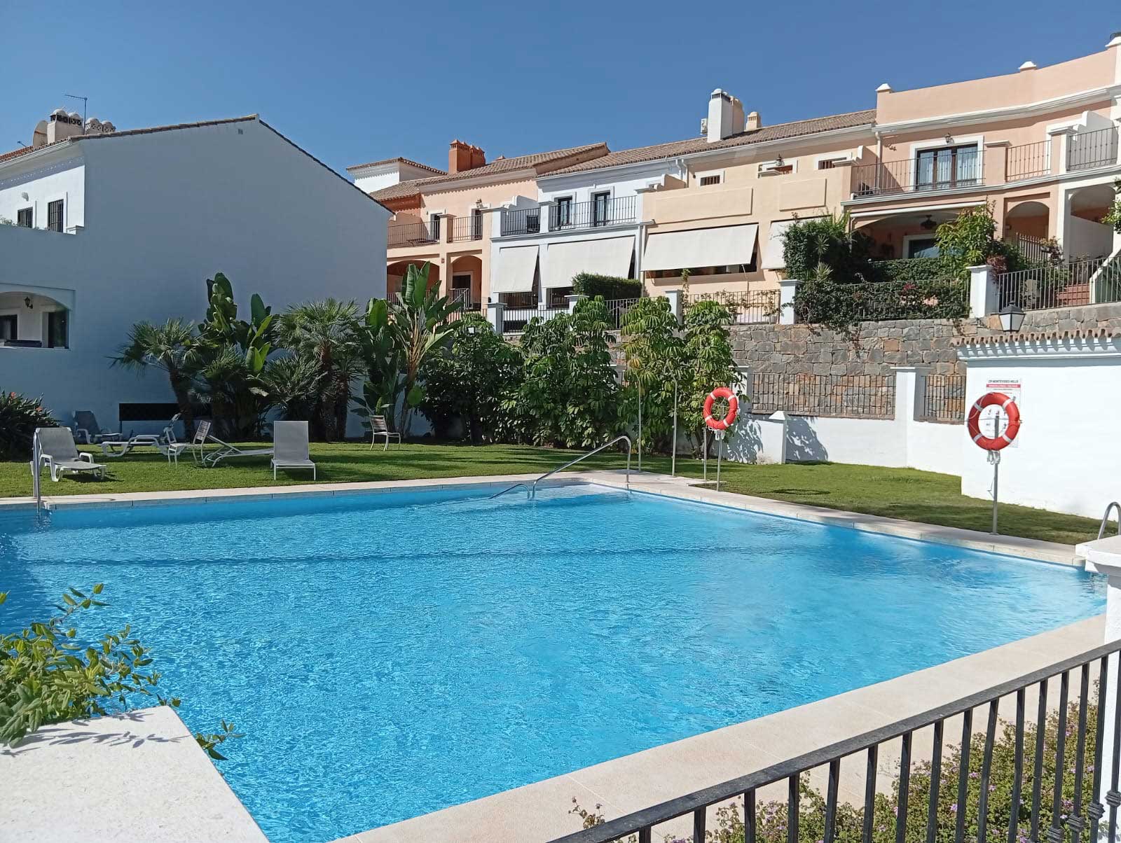 Elegantes Reihenhaus im andalusischen Stil mit großzügigen Räumen und großem Potenzial in Atalaya