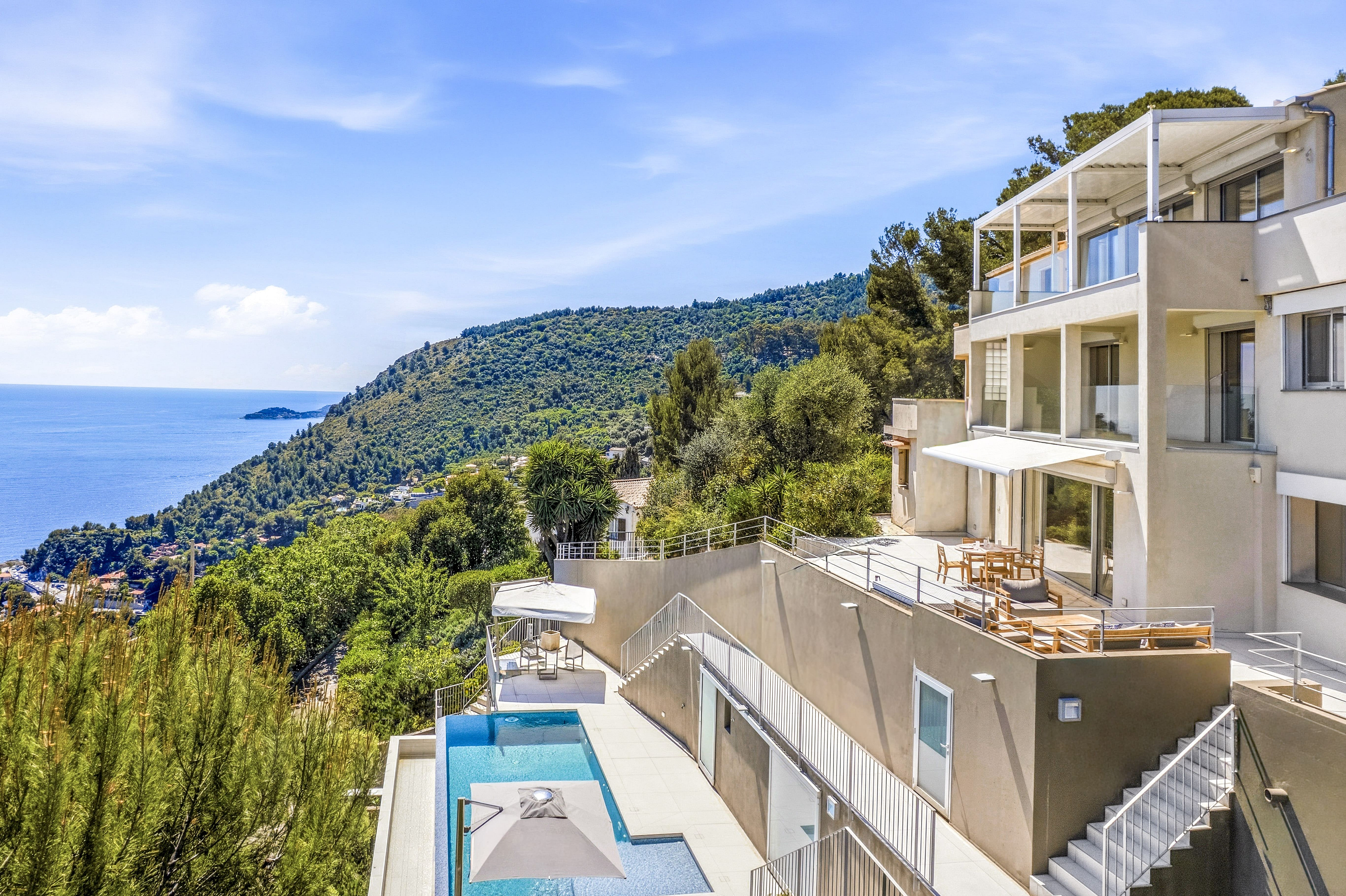 Villa contemporaine avec vue mer panoramique, piscine et annexe - Eze