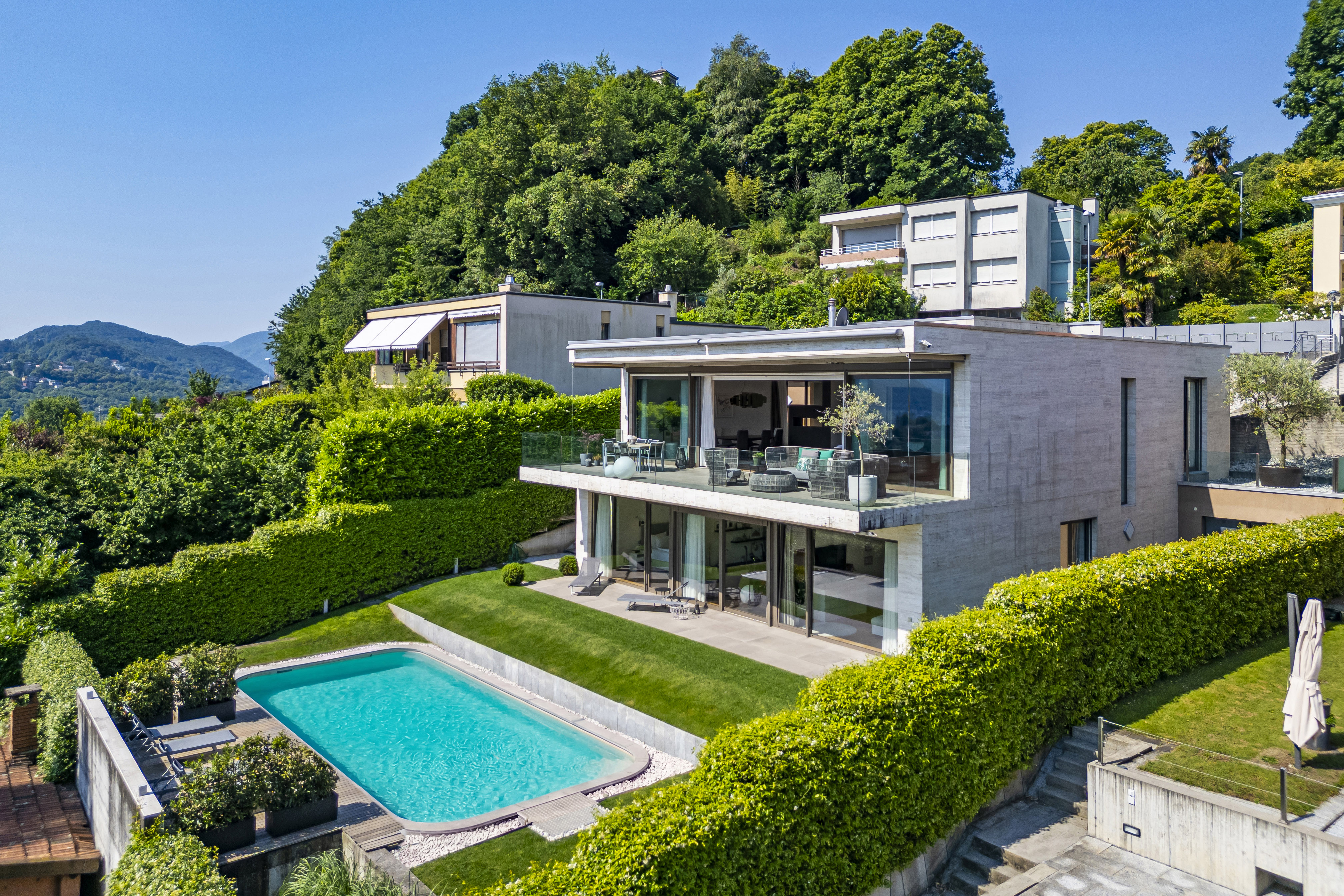 Exclusive modern villa with pool and lake views