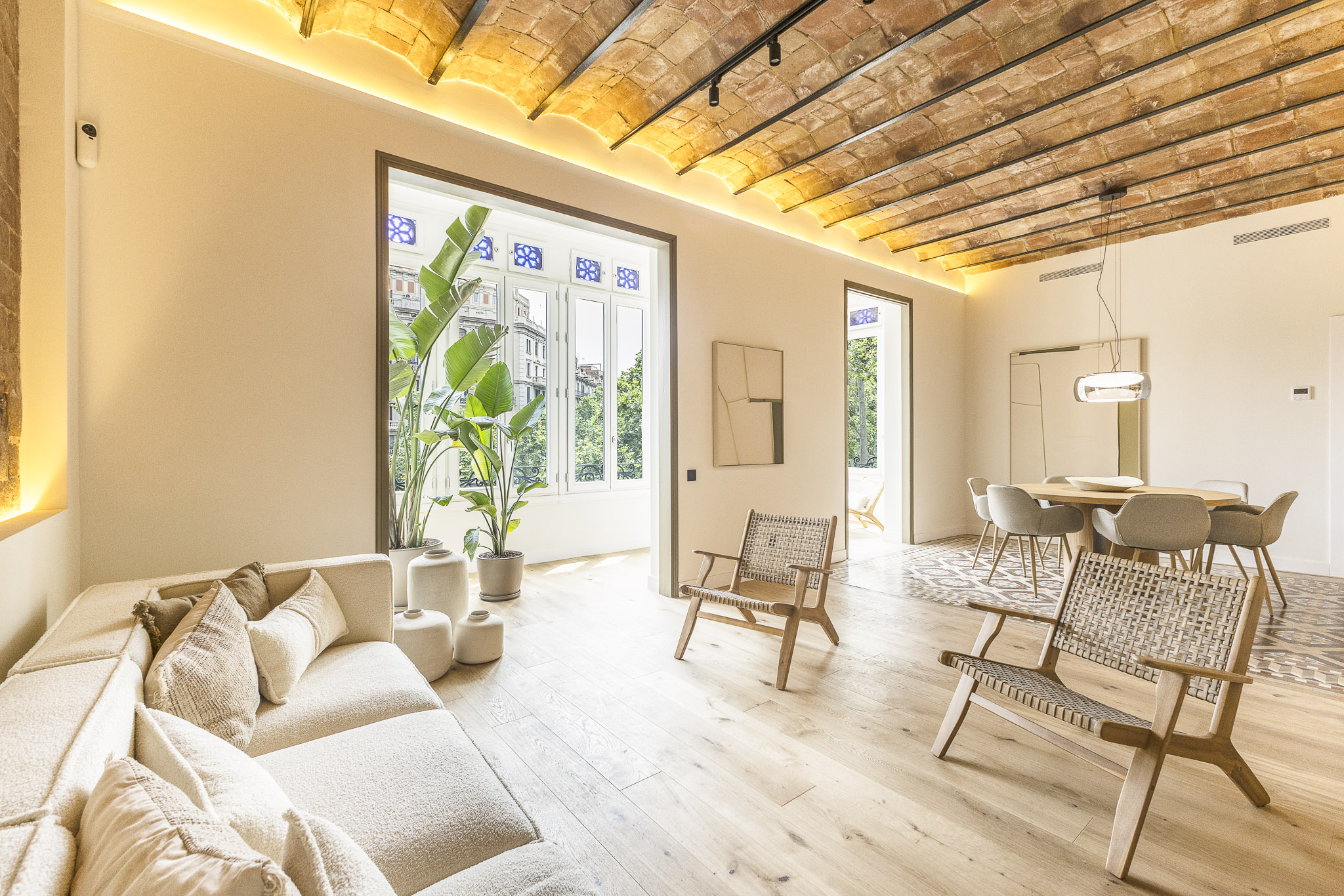 Elegante piso esquinero a estrenar en Eixample