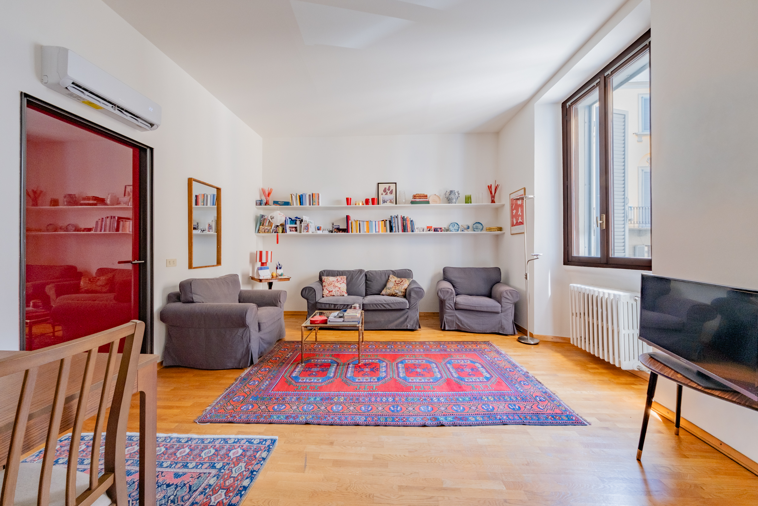 Two-room ready-to-live apartment in Piazza Cinque Giornate