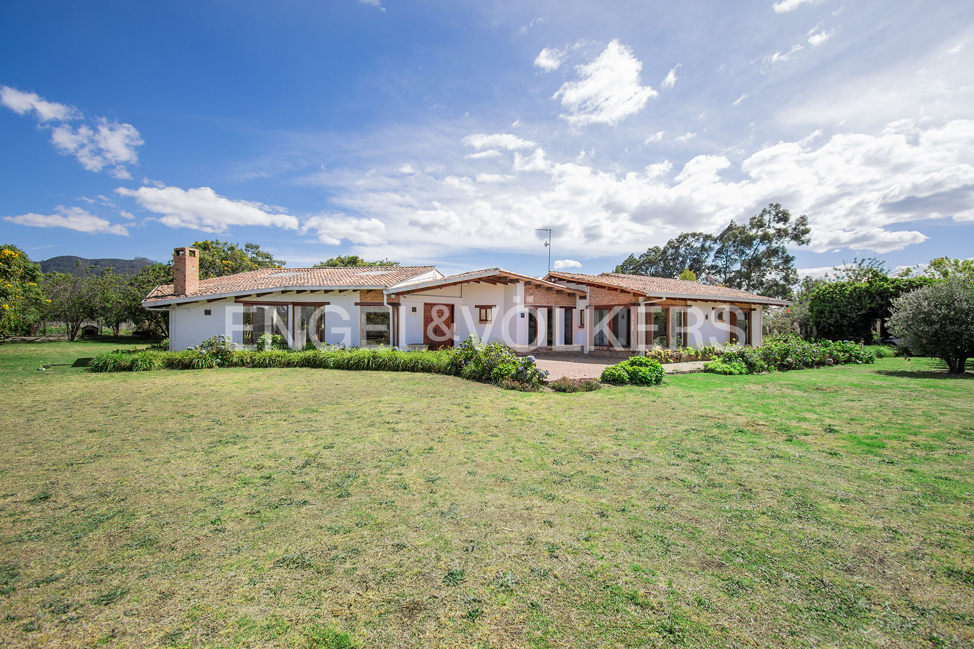 Finca con casa campestre para venta en Tenjo