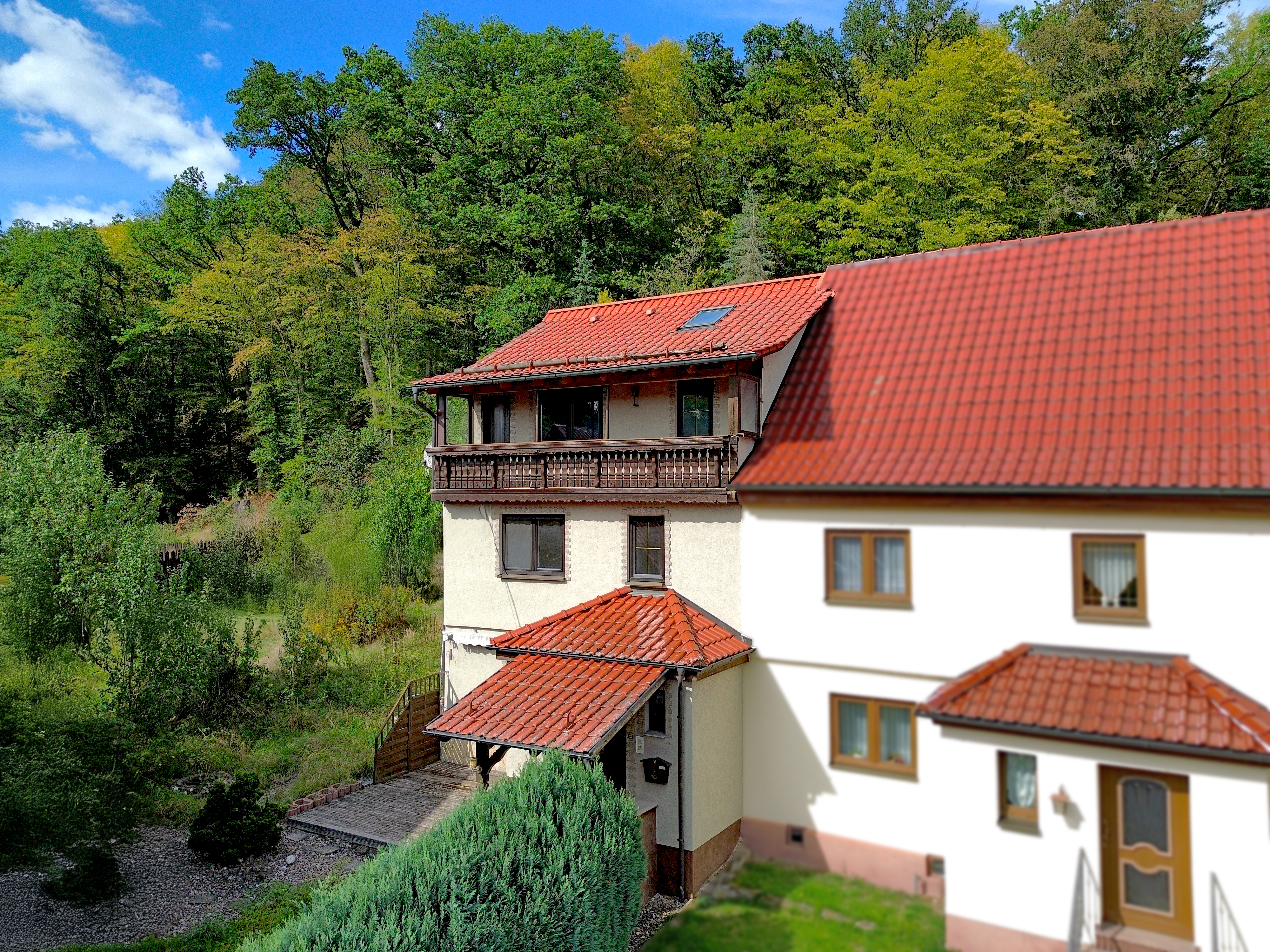 Viel Platz, viel Ruhe, viel Natur - großzügiges Haus mit vielseitigen Nutzungsmöglichkeiten