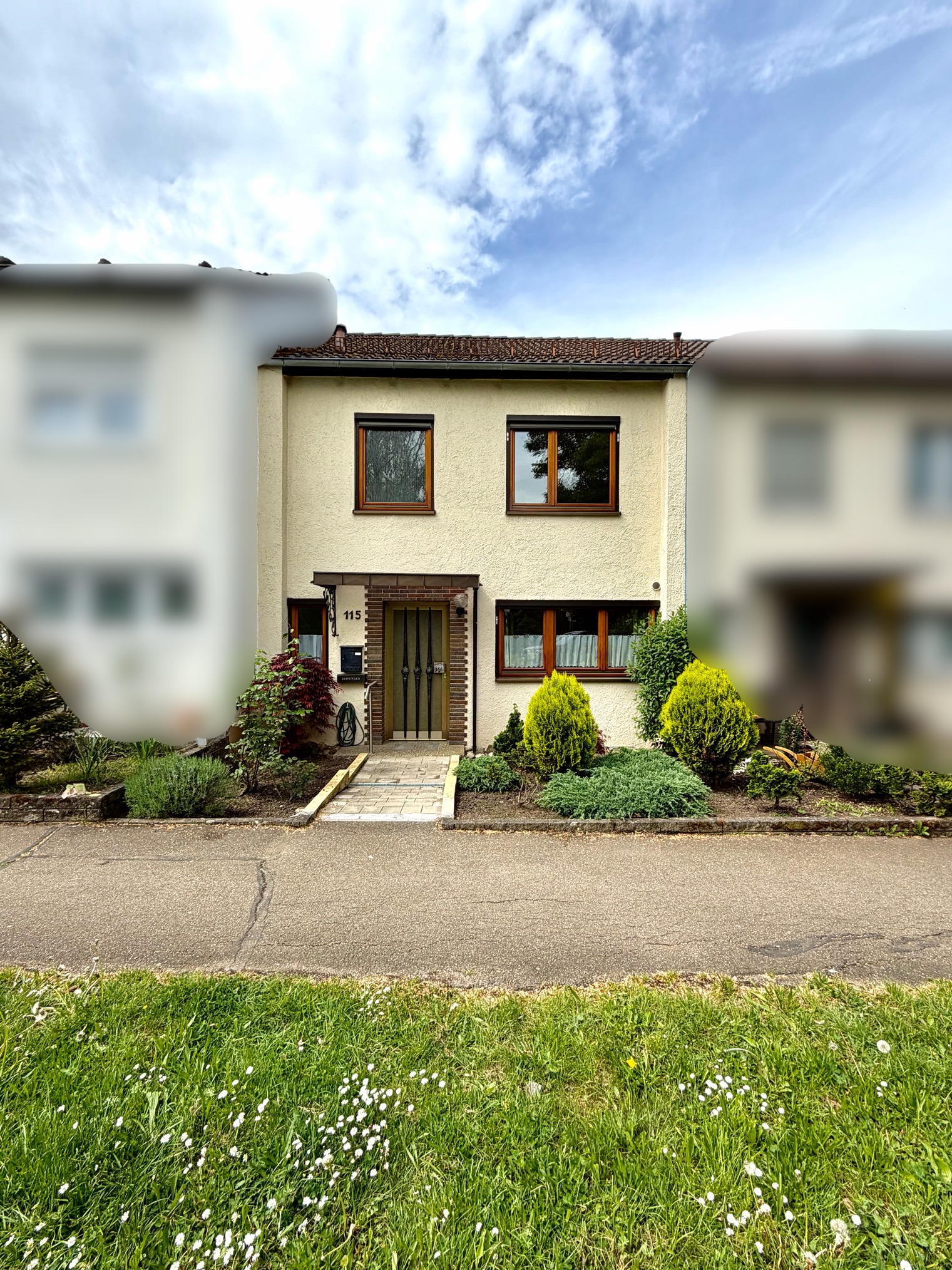 Familienfreundliches Reihenmittelhaus mit sonnigem Garten  und Garage in Orschel-Hagen