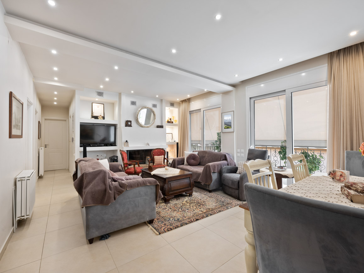 Detached house of 200 sq.m. with fireplace and investment potential in Akadimia Platonos