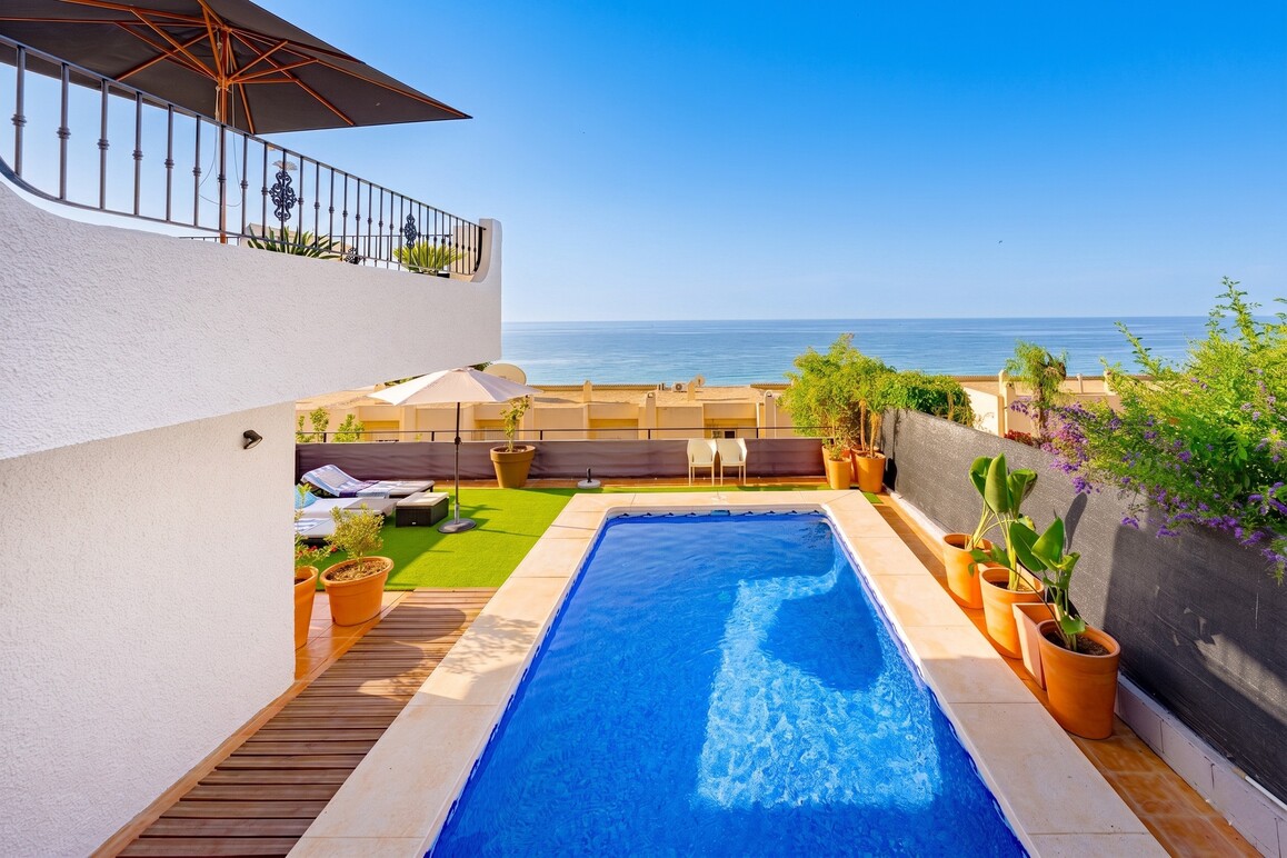 Spectacular villa with stunning sea views in Villajoyosa