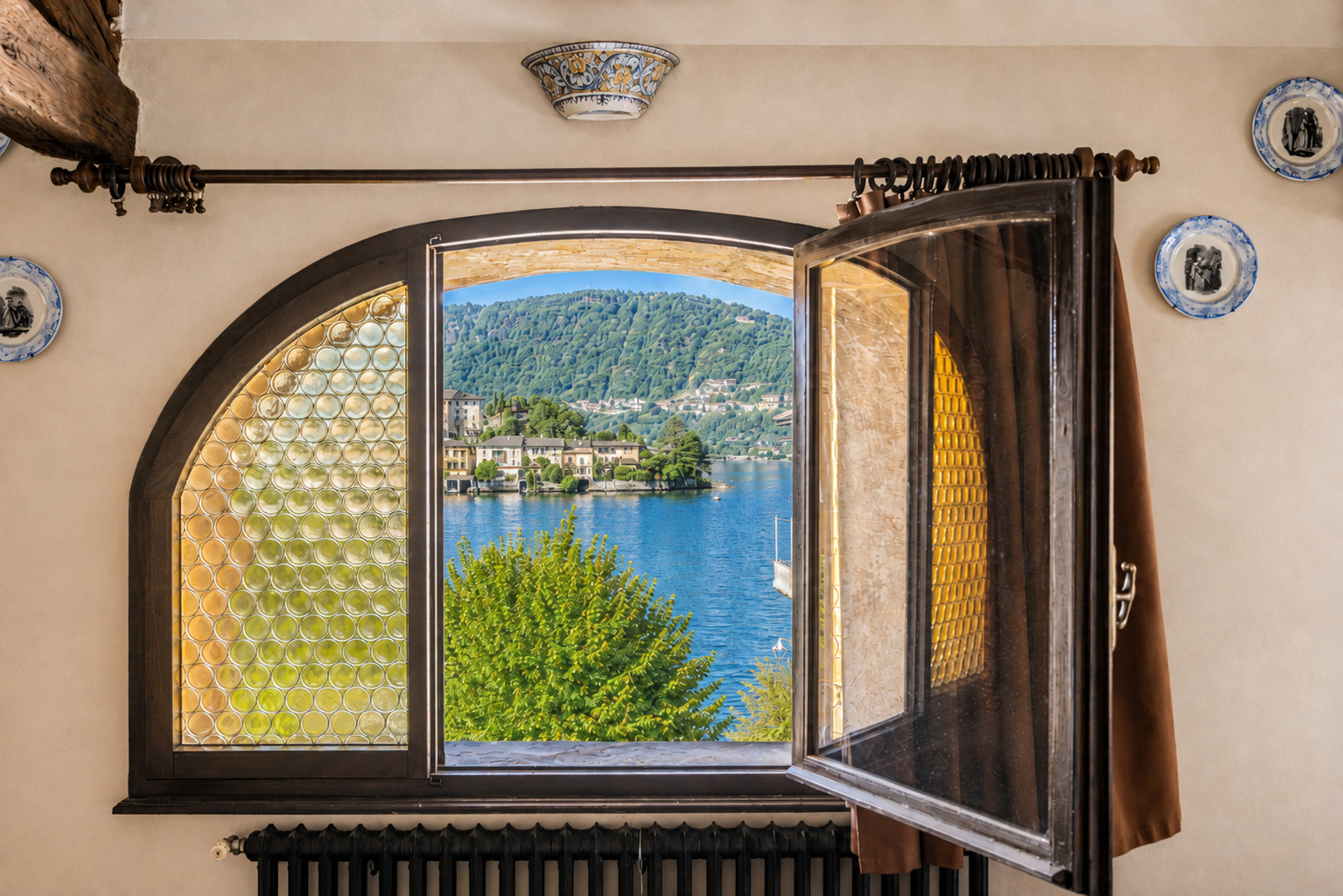Charmantes Penthouse mit Seeblick im Herzen von Orta San Giulio