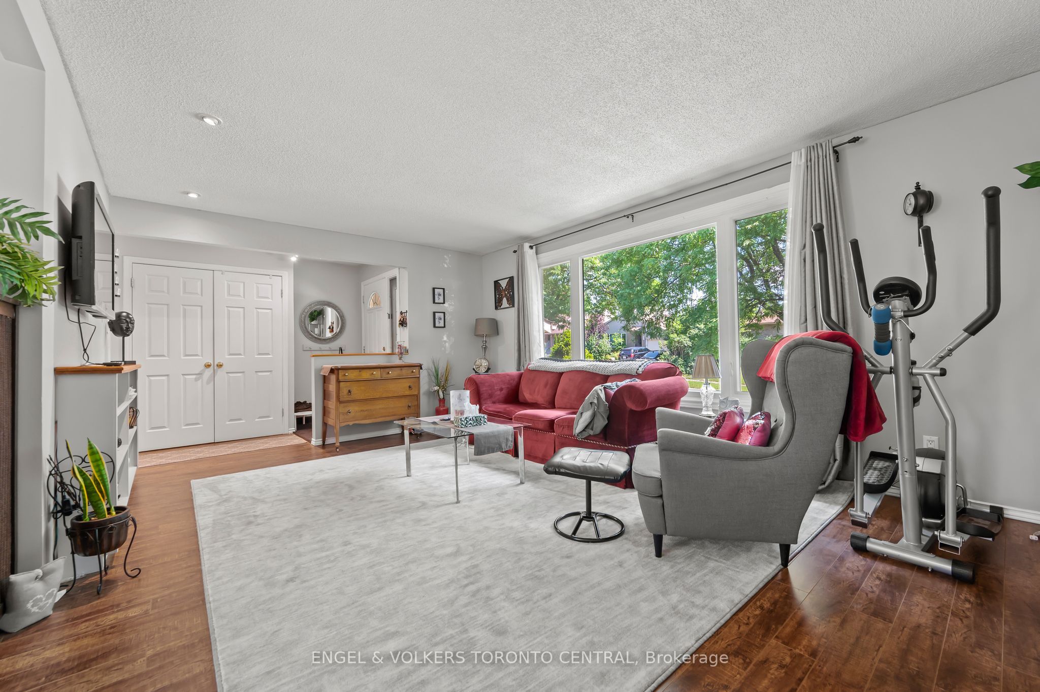 6 Bedroom Investment Property Near Waterloo Universities