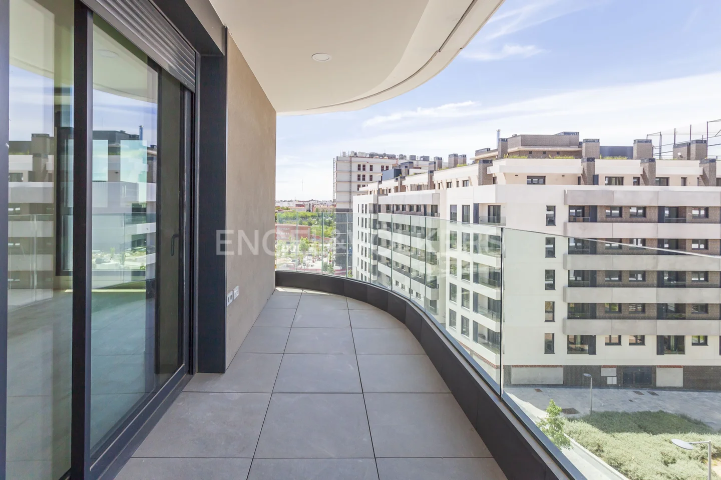 Apartment in a Luxury Residential Complex in Madrid Río