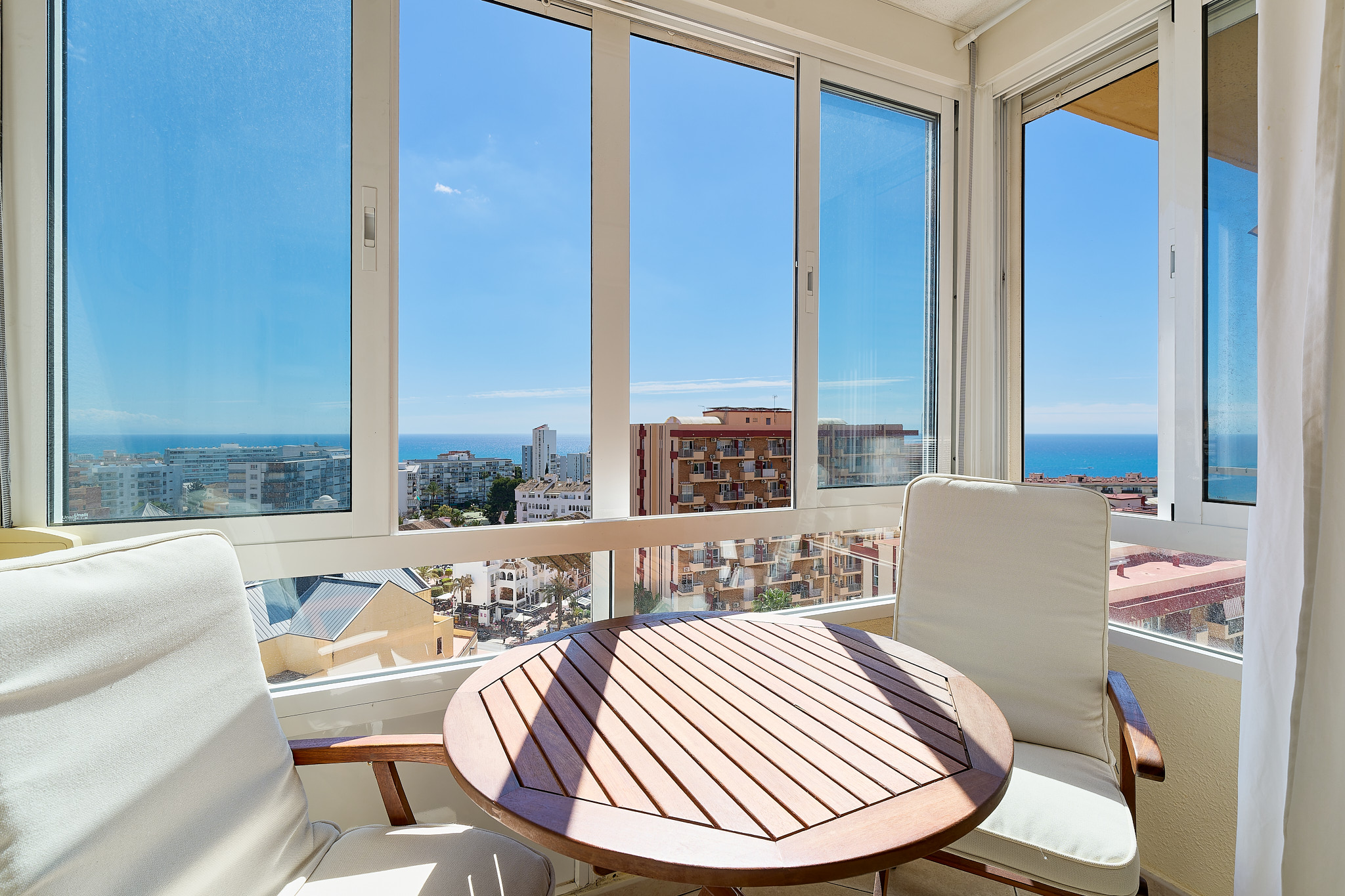 Studio with stunning sea and panoramic views