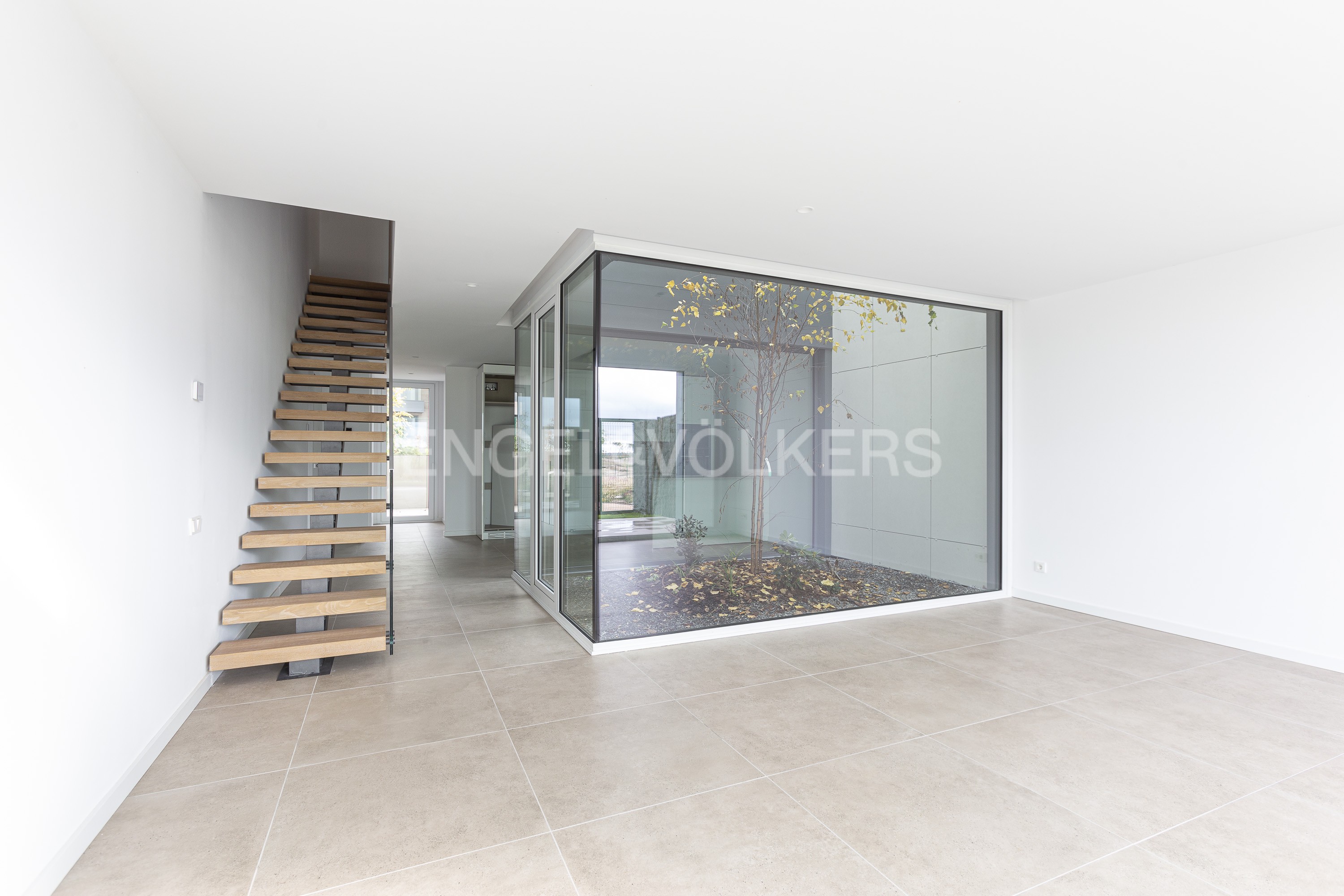 New construction luxurious duplex with golf views
