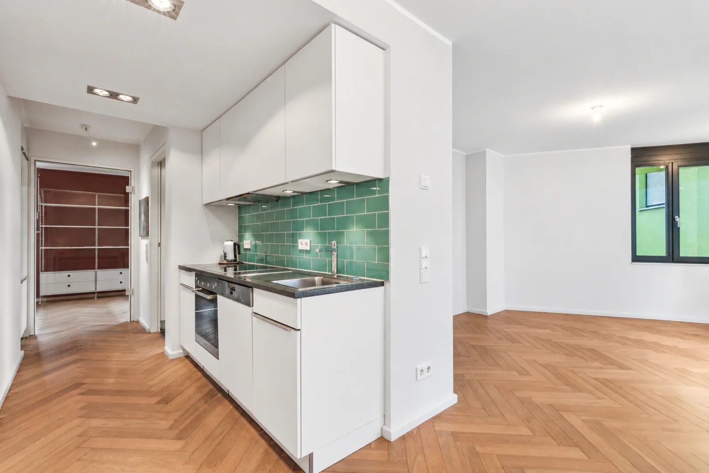 Besondere Lage, besonderer Blick: Hochwertige 2-Zimmer Wohnung mit sonniger Dachterrasse direkt am Rhein - Photo 3