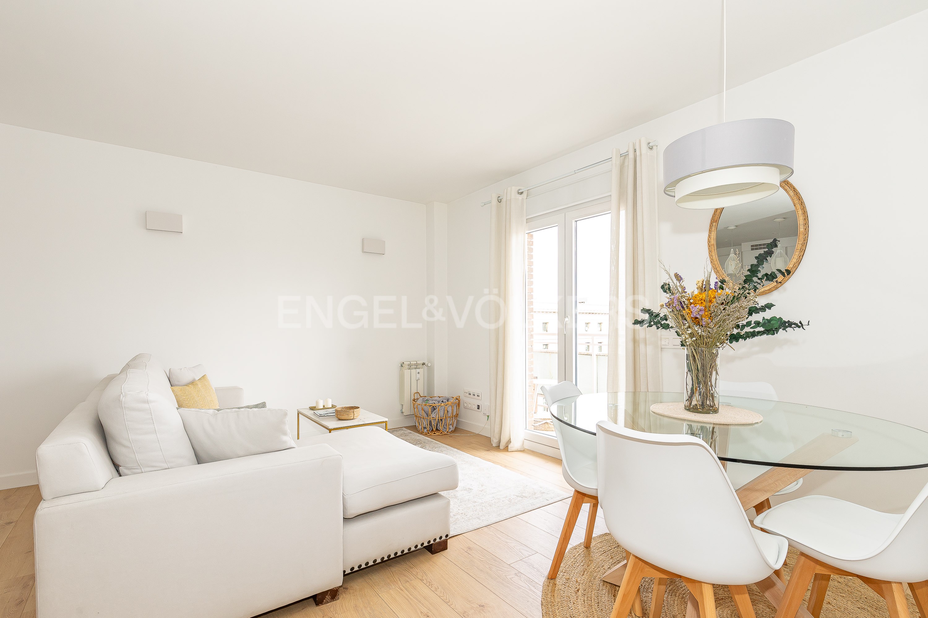 Apartment with beautiful views in Nuevos Ministerios