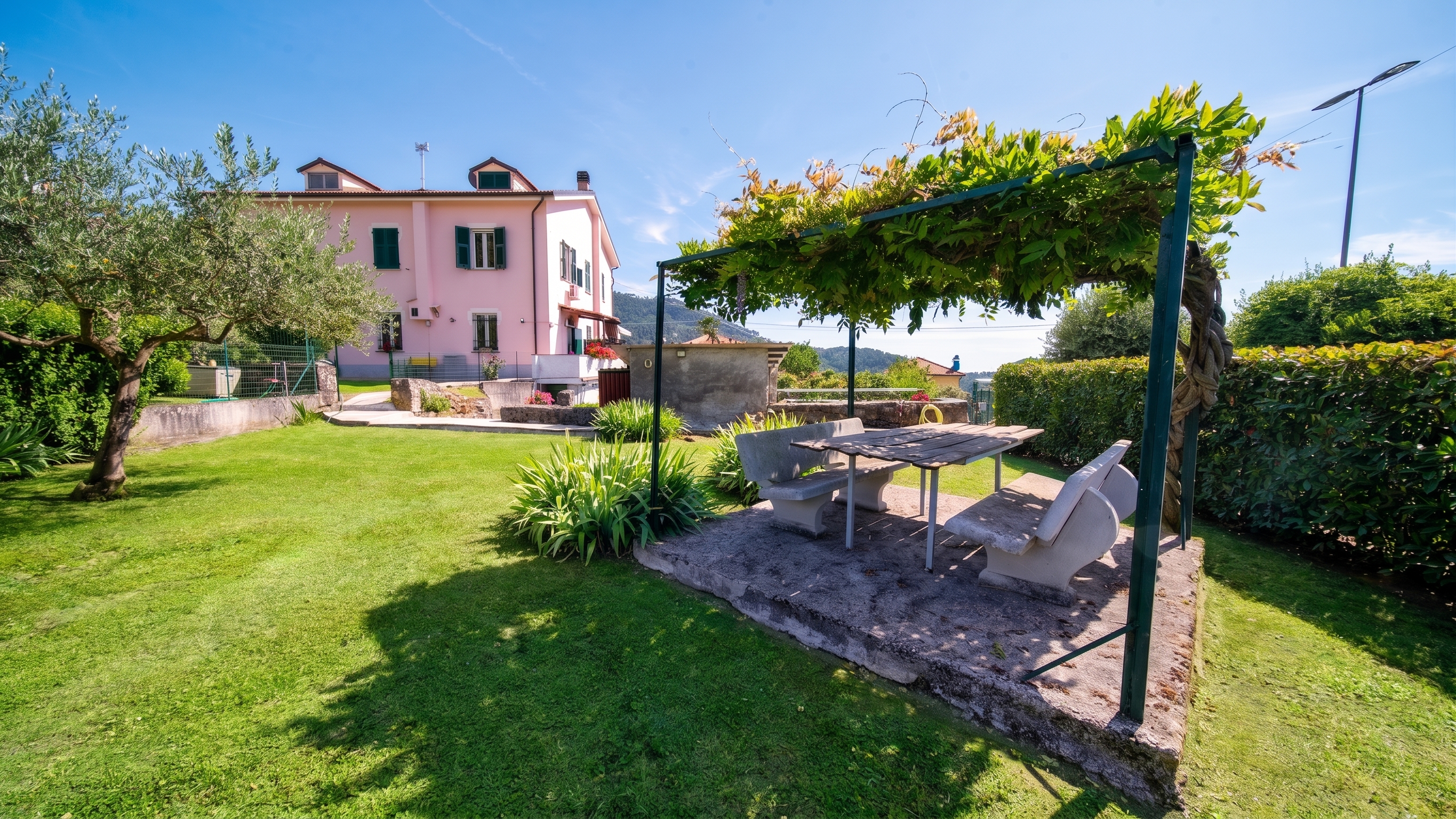 Haus mit Garten und Stellplatz, nur wenige Minuten vom Meer entfernt.
