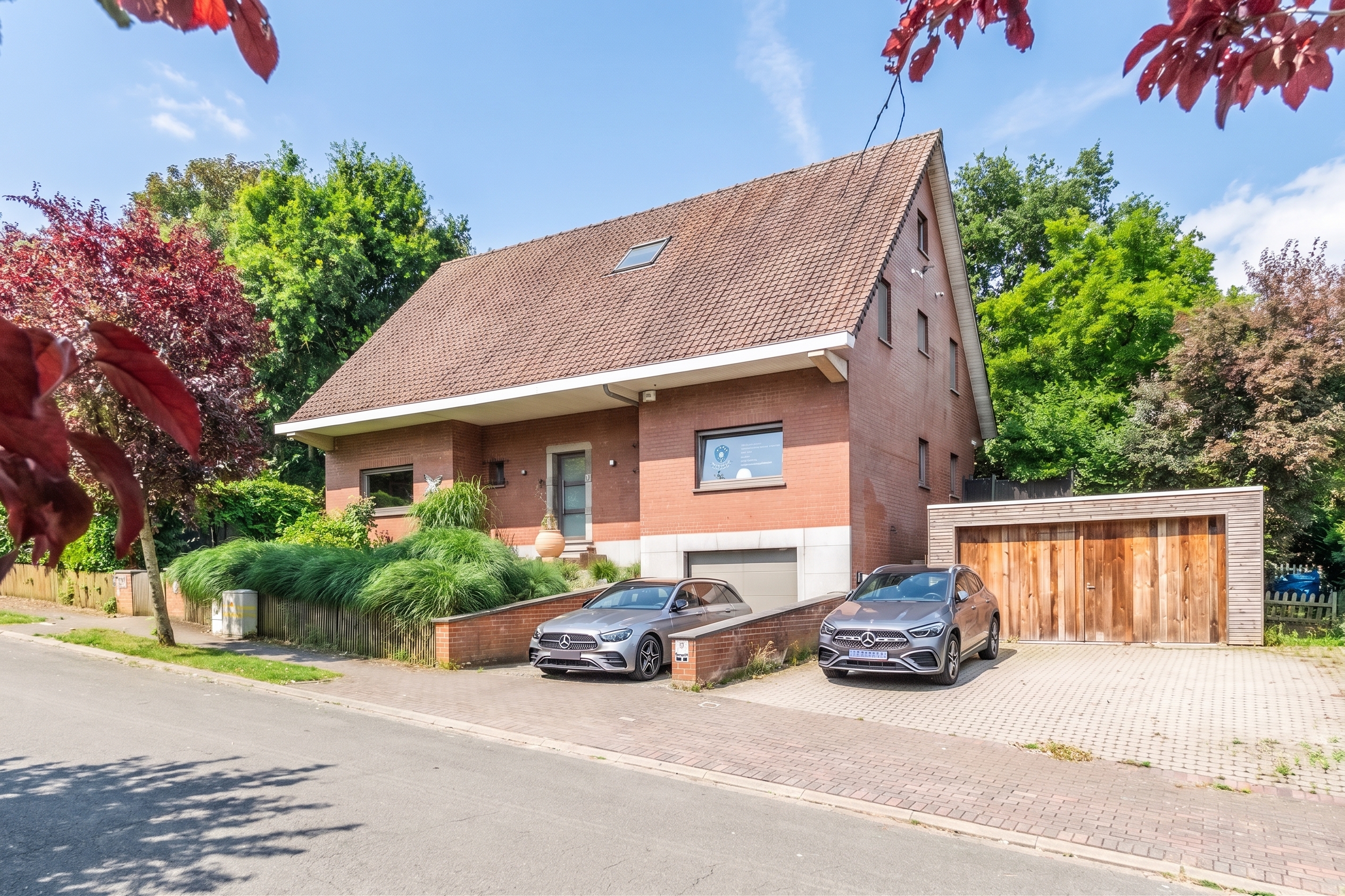 Spacious property with space for a professional practice and a mature garden