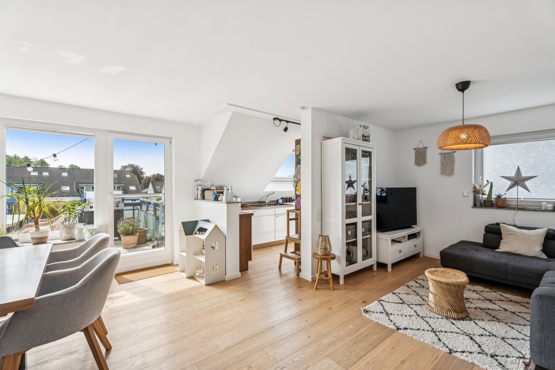 Stylish living on two levels  Charming maisonette in Ratingen-Lintorf