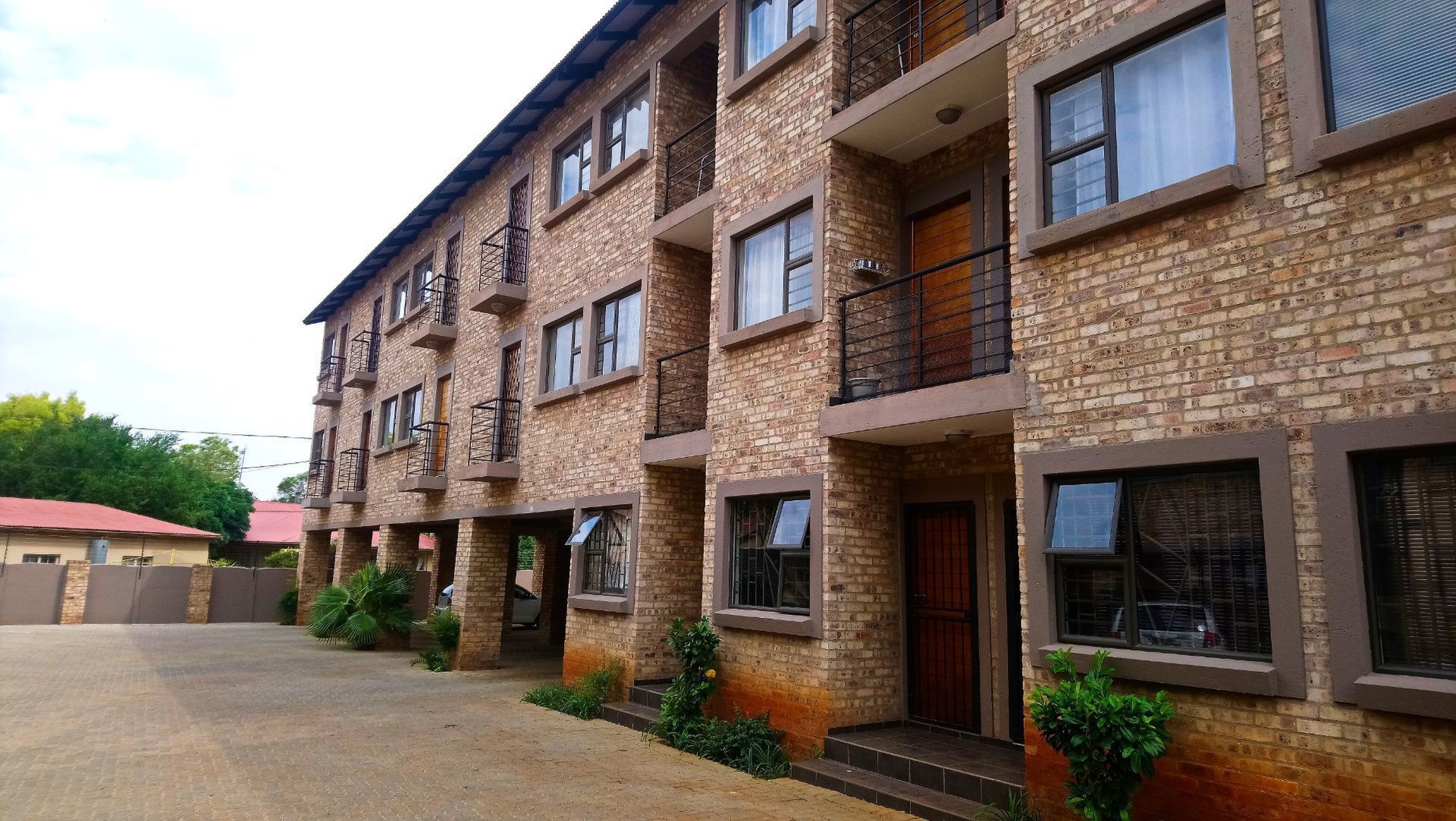 Furnished 1bedroom apartment near NWU