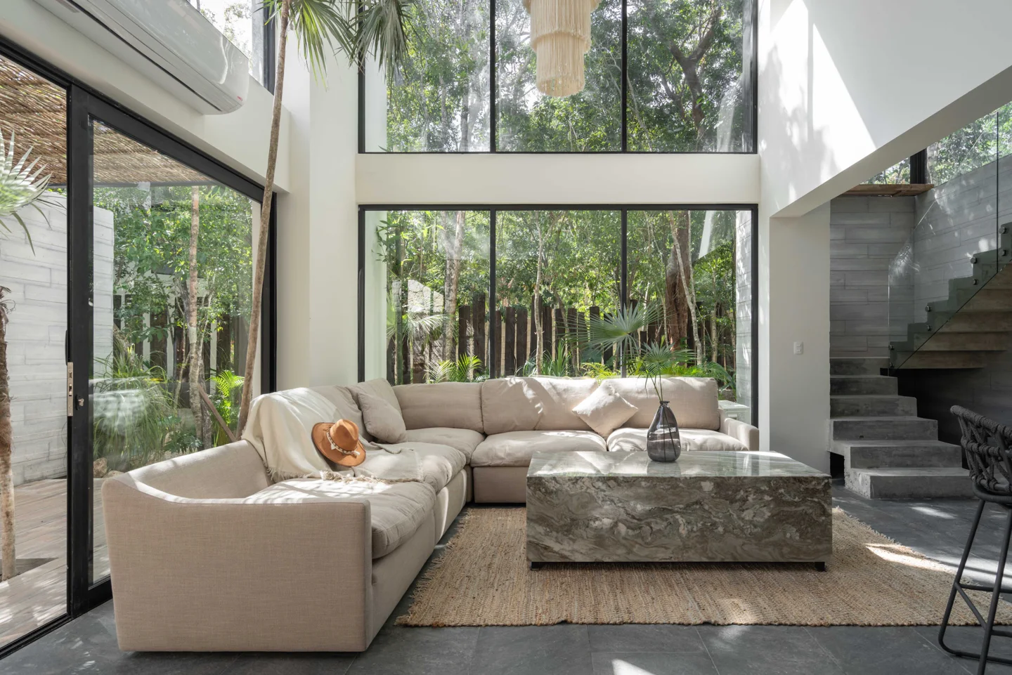 Luxury 4 Bedroom Villa with Large Lot and Pool! 5
