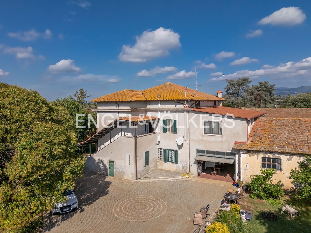 Country house surrounded by greenery in Velletri