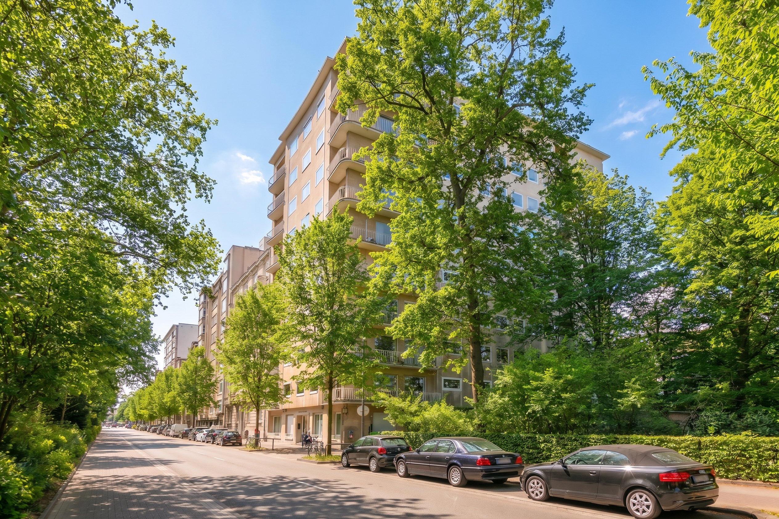 Appartement spacieux d’angle avec beaucoup de potentiel