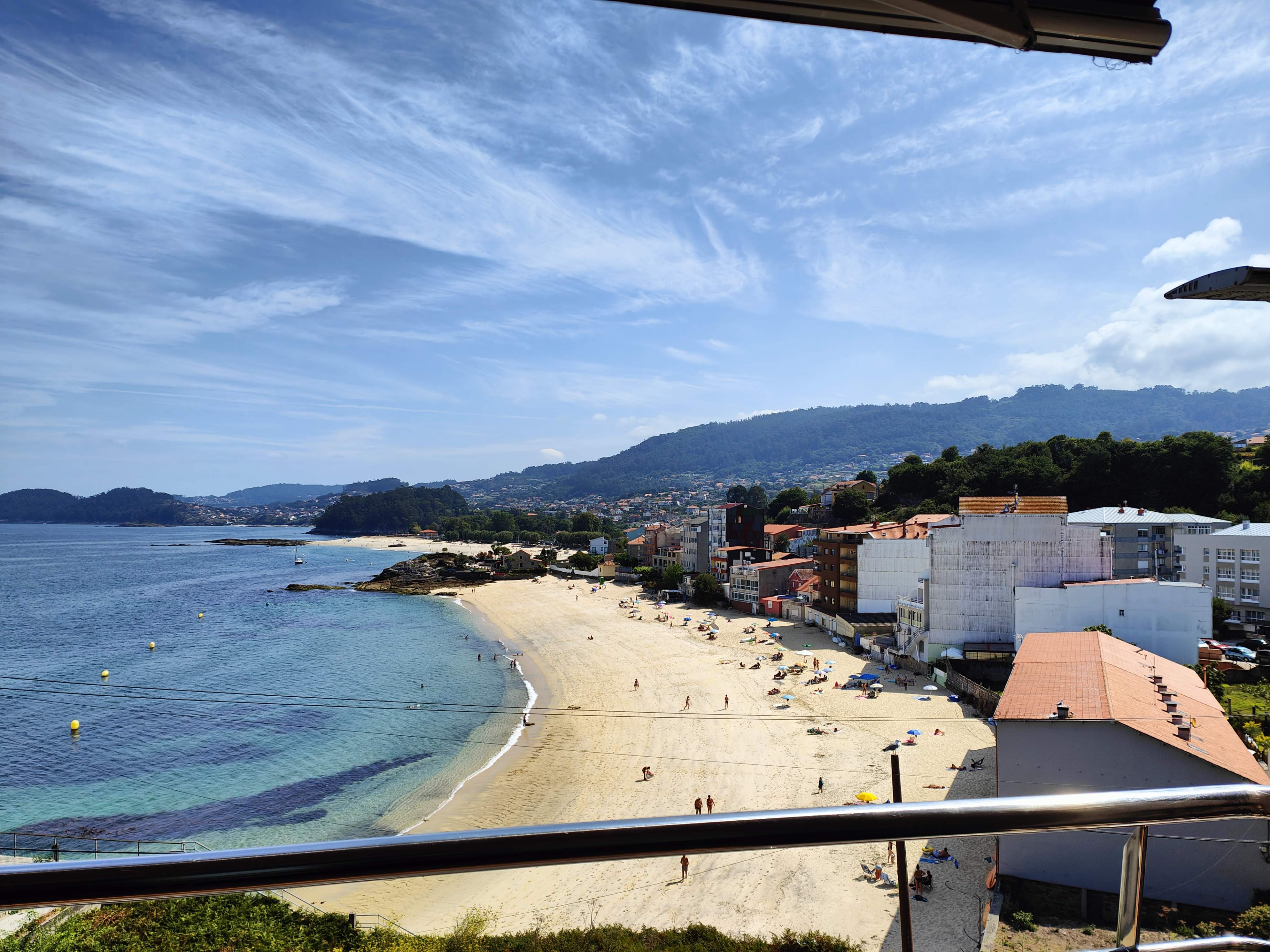 Piso de 3 dormitorios con terraza y garaje en la playa de Loureiro