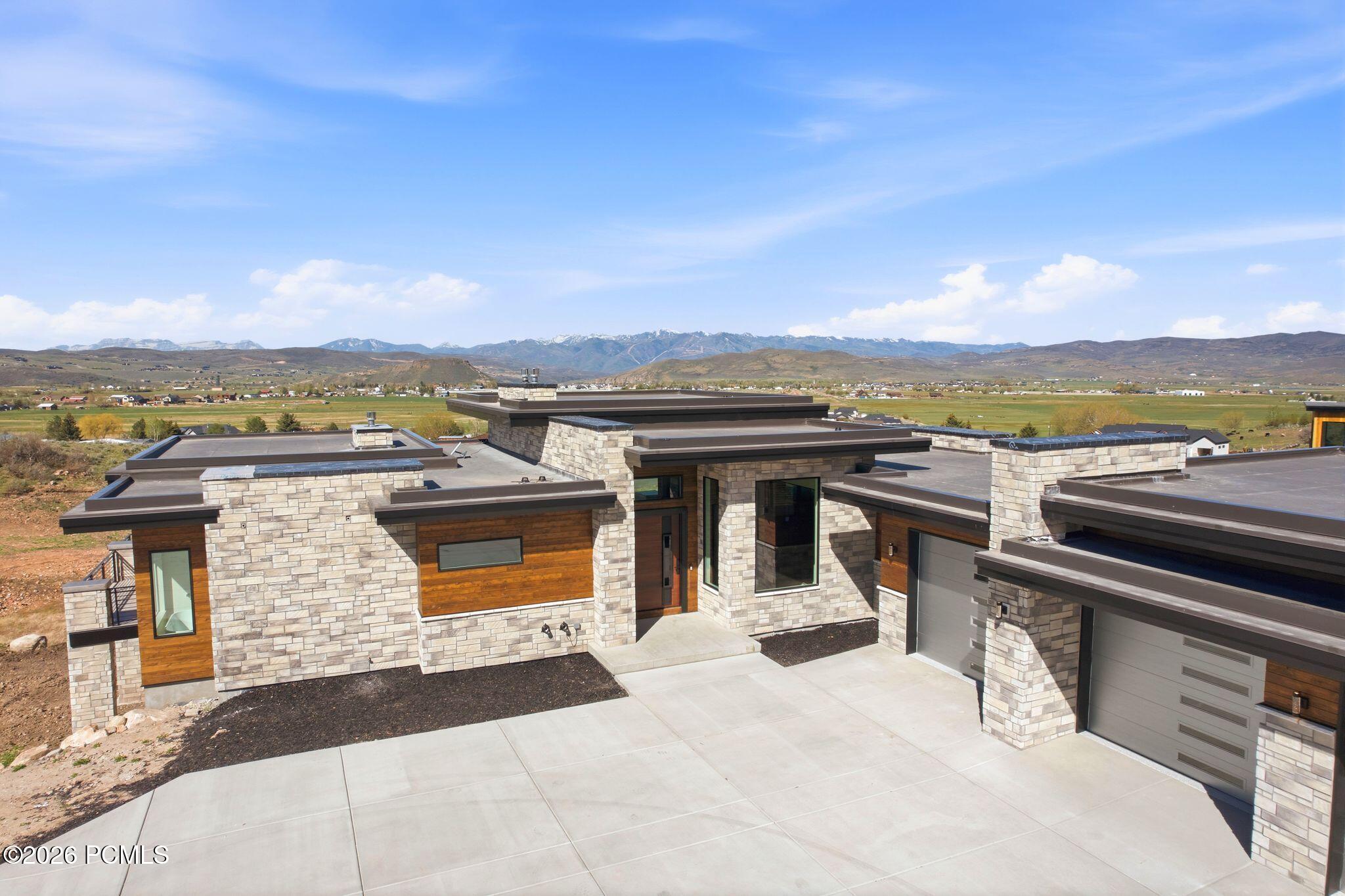 Elevated Design Meets the Natural Beauty of the Kamas Valley