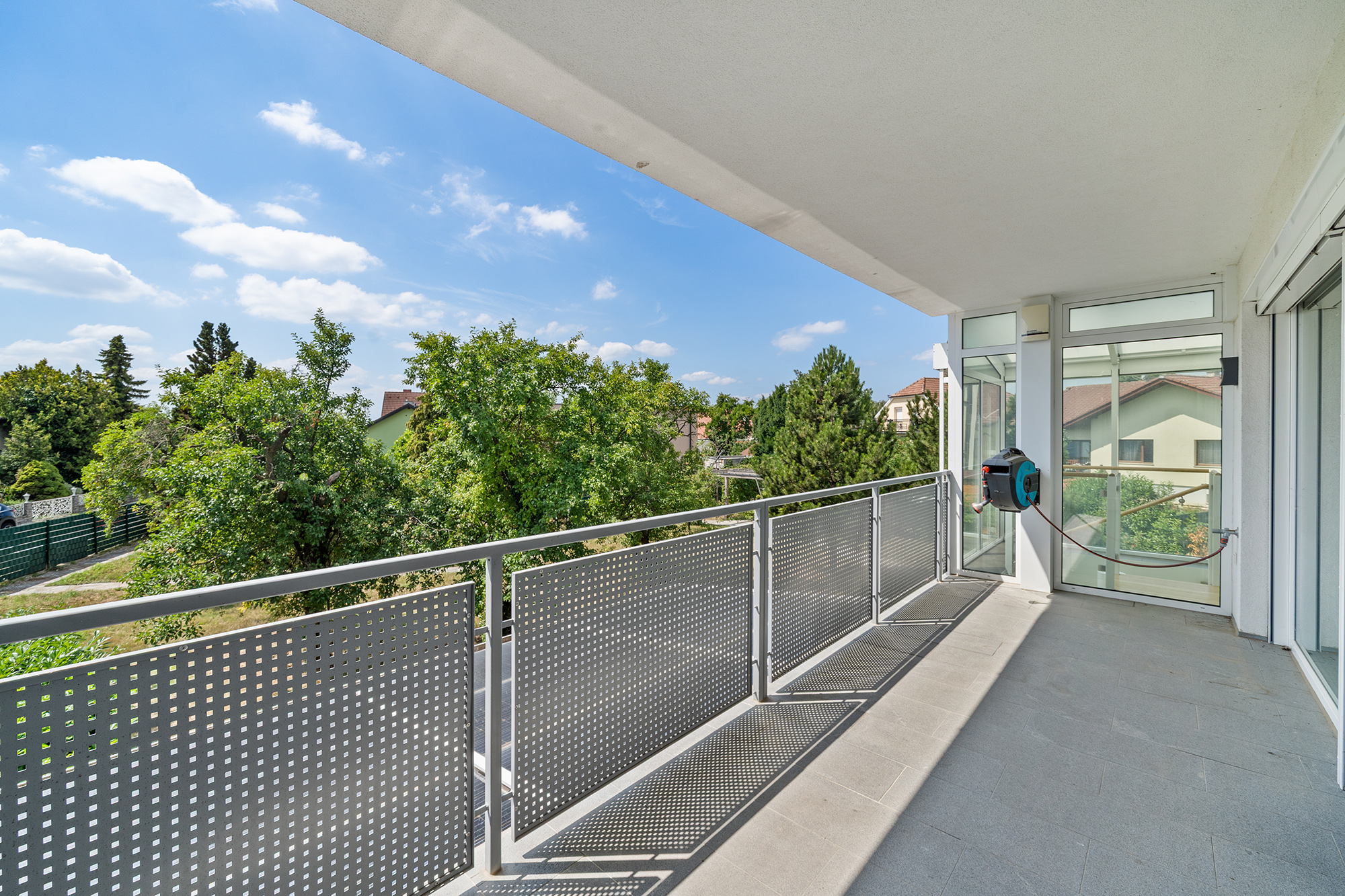 Two outdoor spaces, one home – 88 m² full of light & quality of life