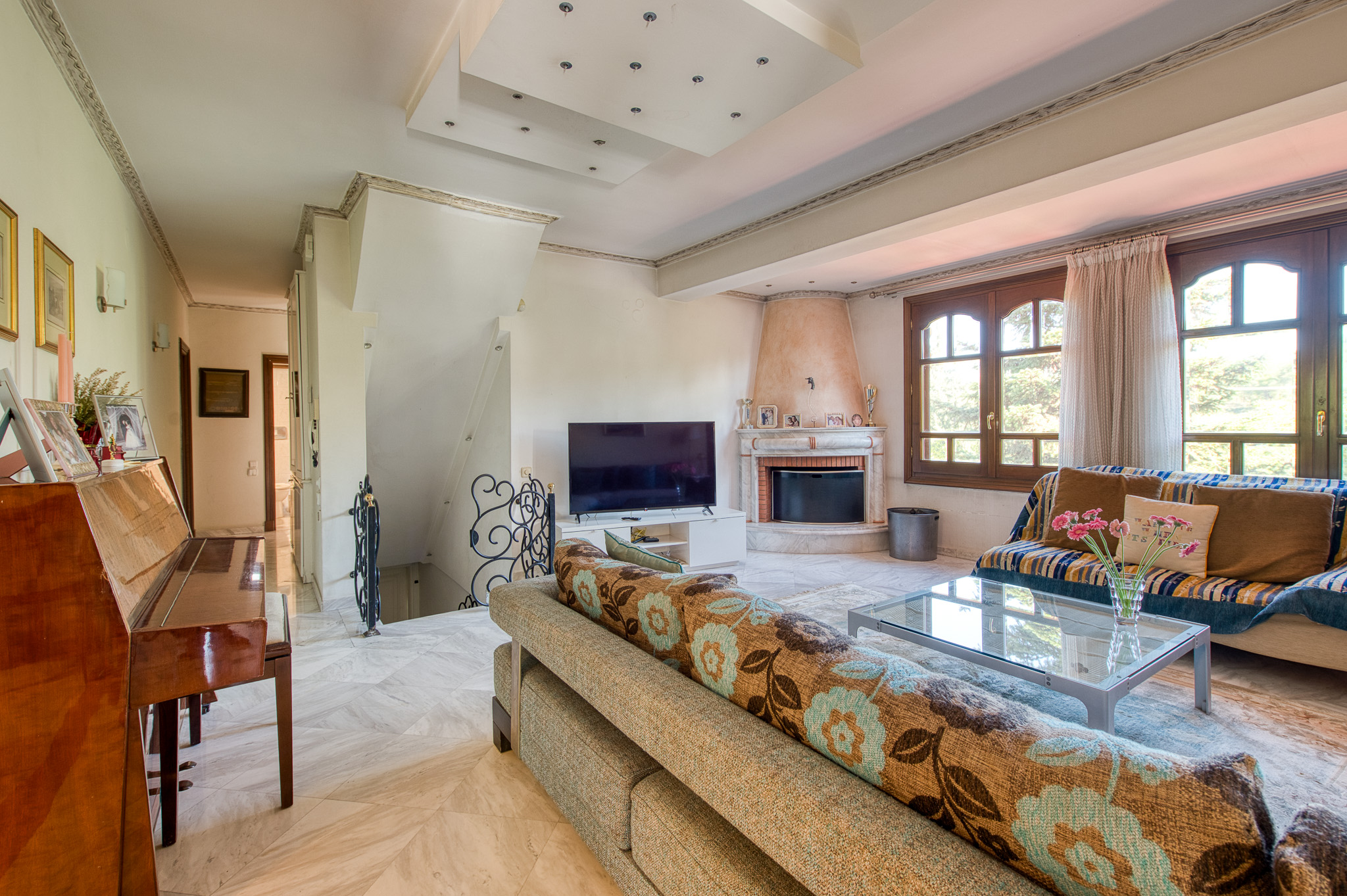 Villa with residential & commercial use in Panorama