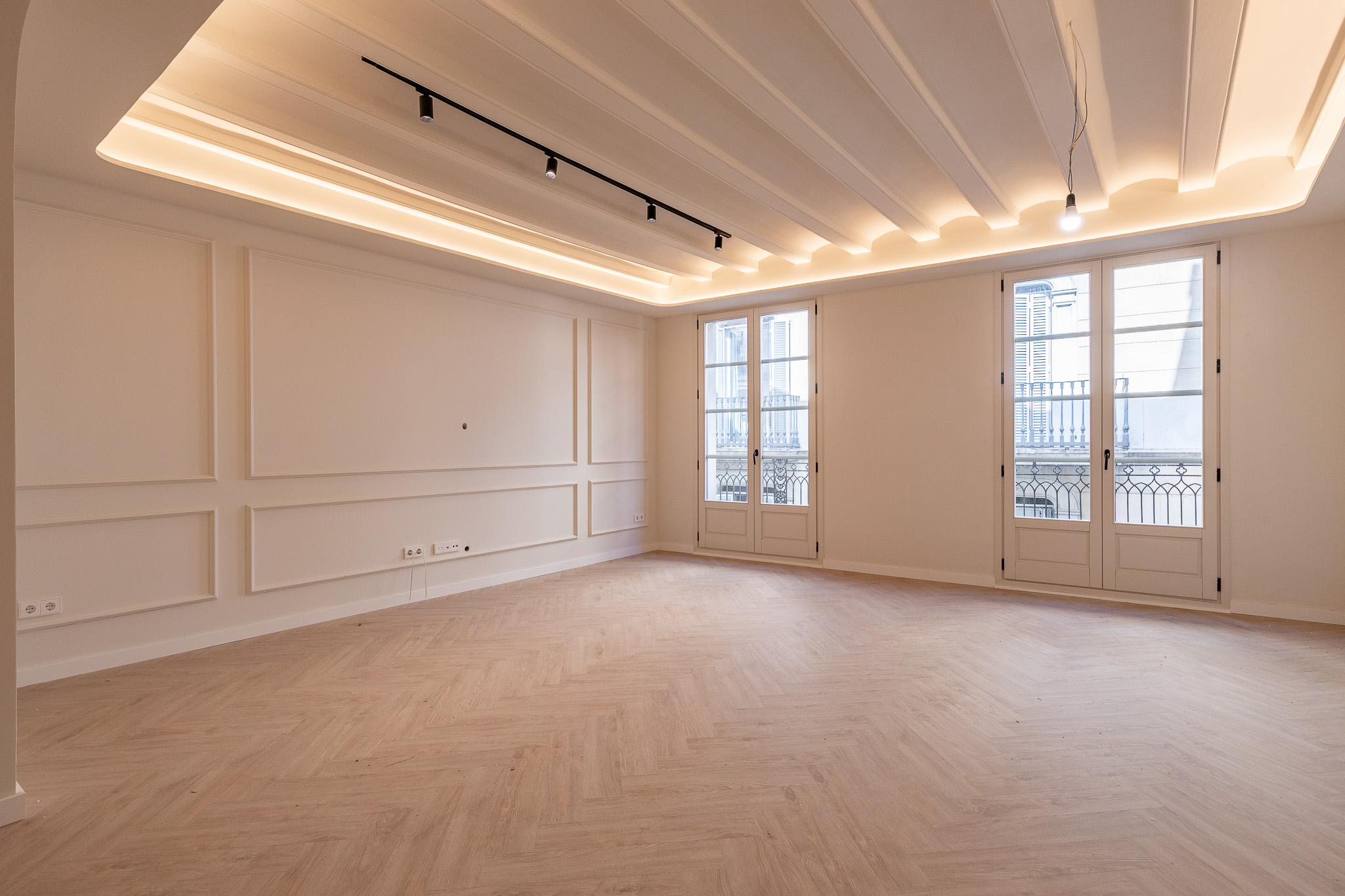 Licht, Originalcharakter und Neubau neben La Rambla